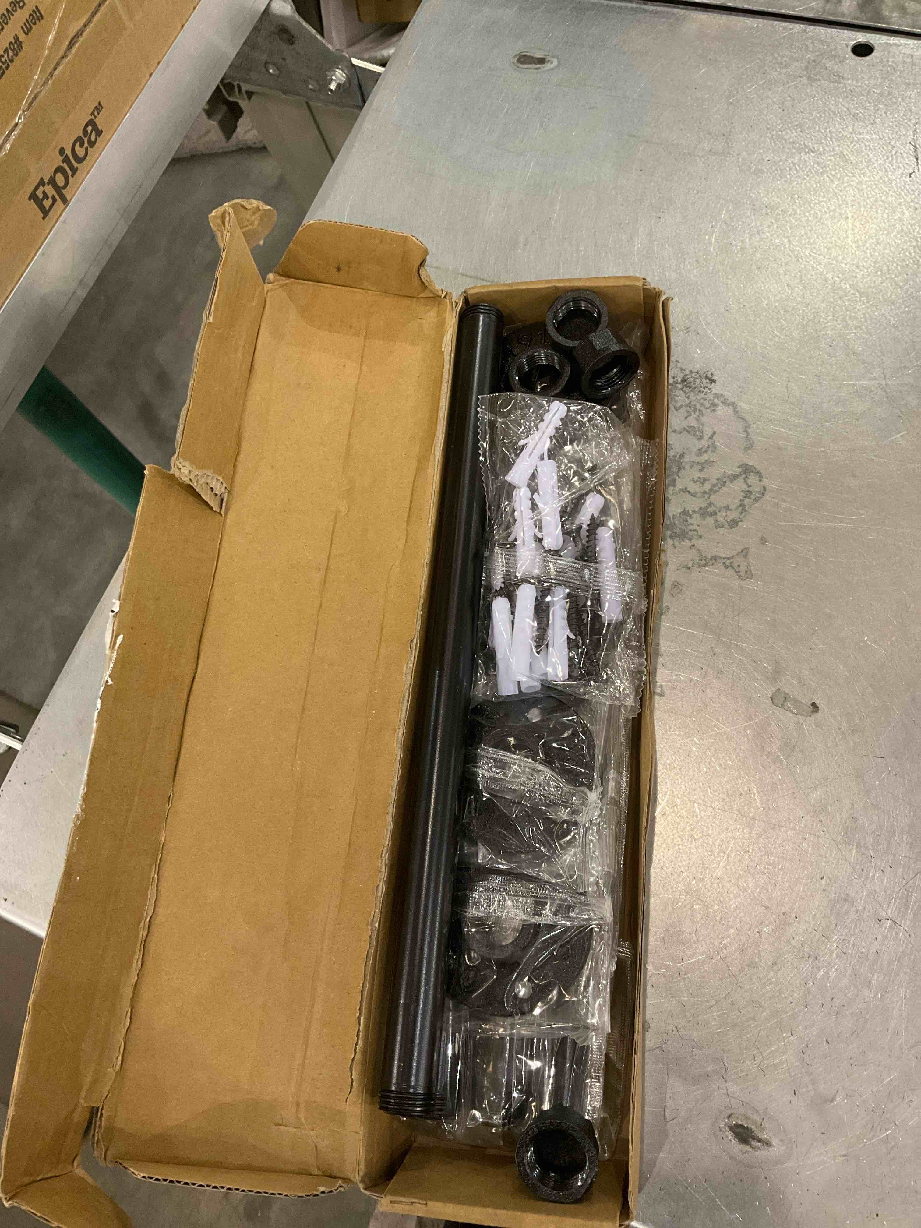 https://s3.amazonaws.com/lotting-images-prod/bidfta/EXS00942854_1703690327992.jpeg