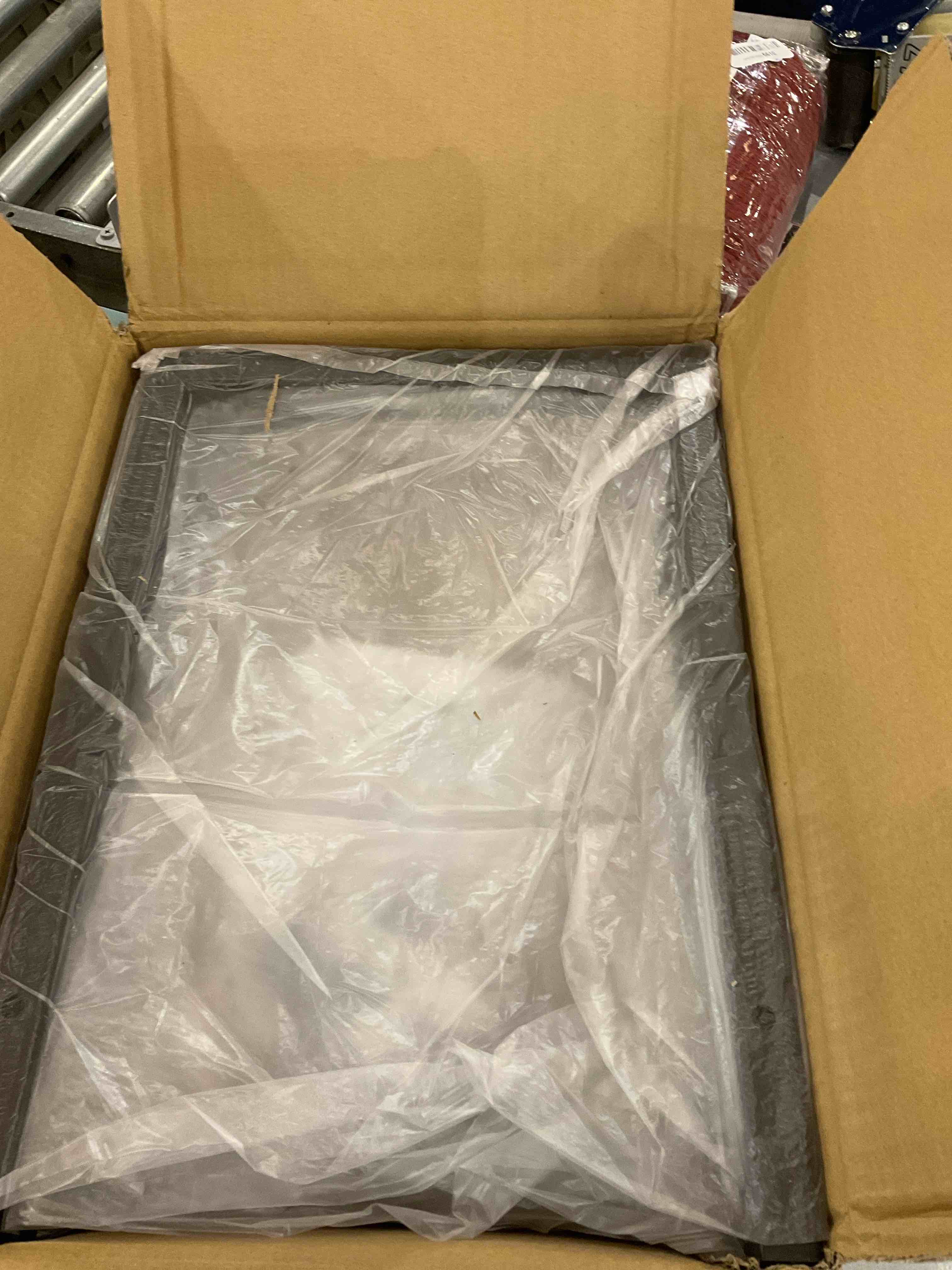 https://s3.amazonaws.com/lotting-images-prod/bidfta/EXS00942878_1703693164788.jpeg