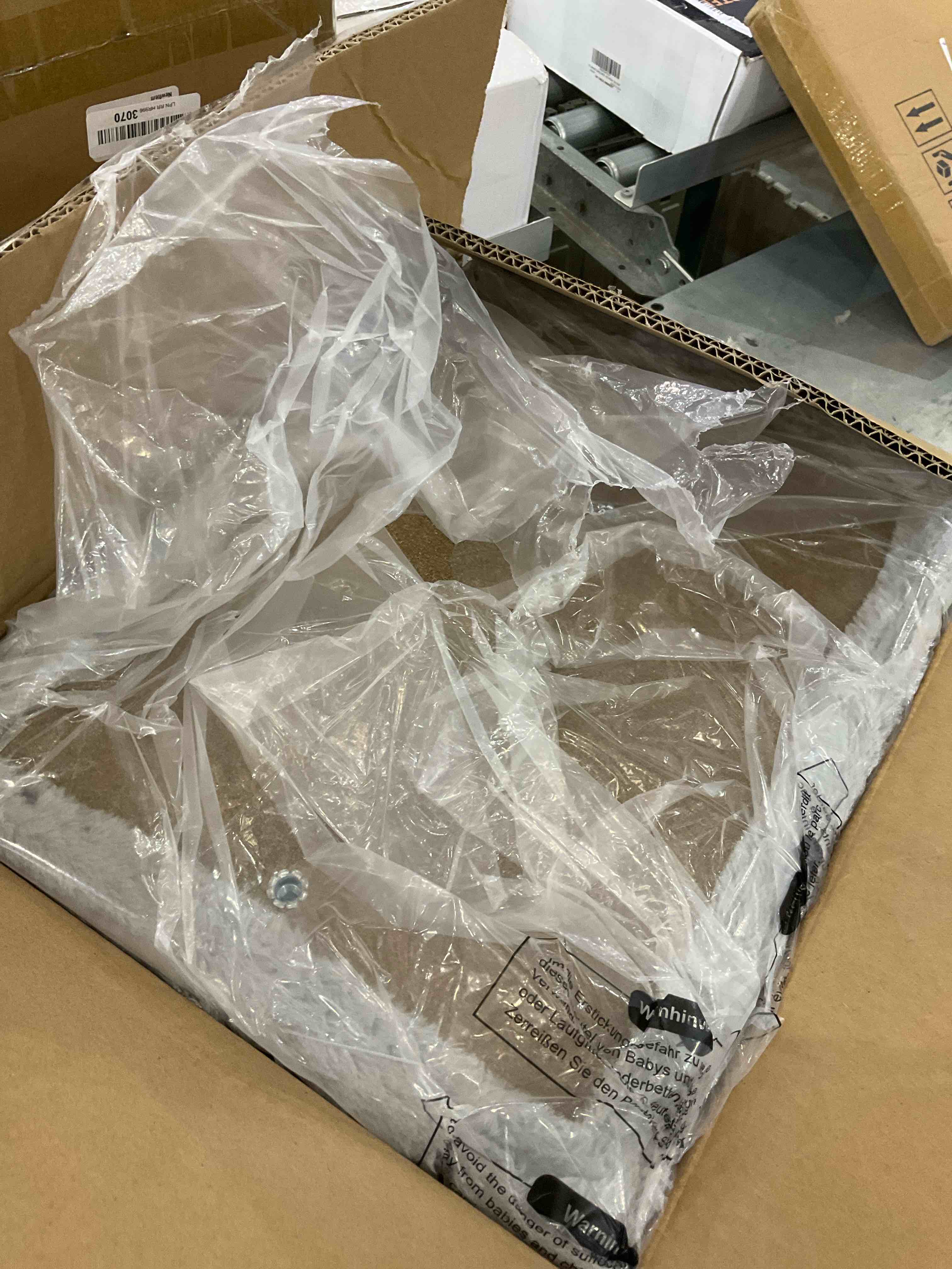 https://s3.amazonaws.com/lotting-images-prod/bidfta/EXS00942900_1703694991865.jpeg
