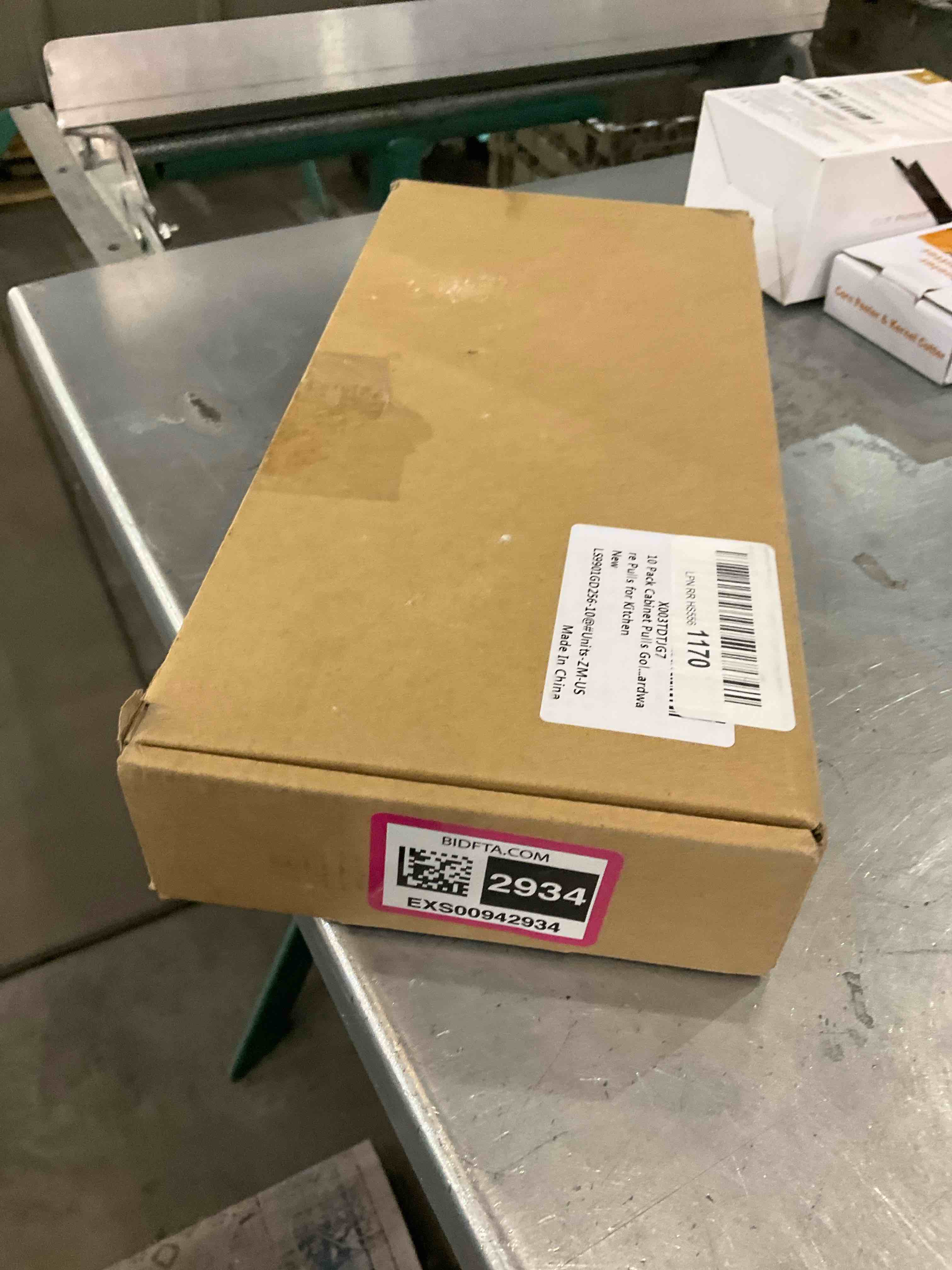 https://s3.amazonaws.com/lotting-images-prod/bidfta/EXS00942934_1703700963231.jpeg