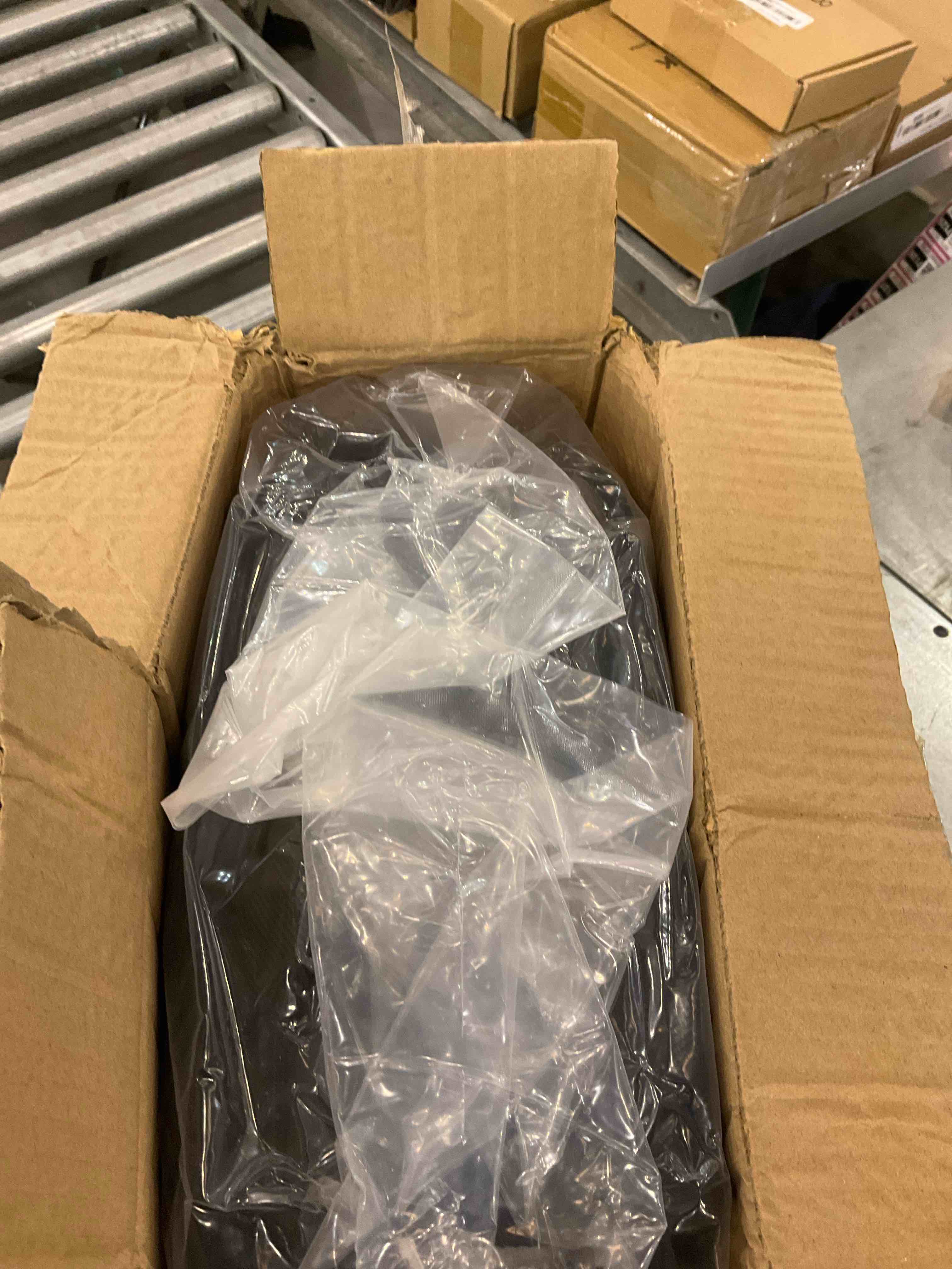https://s3.amazonaws.com/lotting-images-prod/bidfta/EXS00942971_1703706749787.jpeg