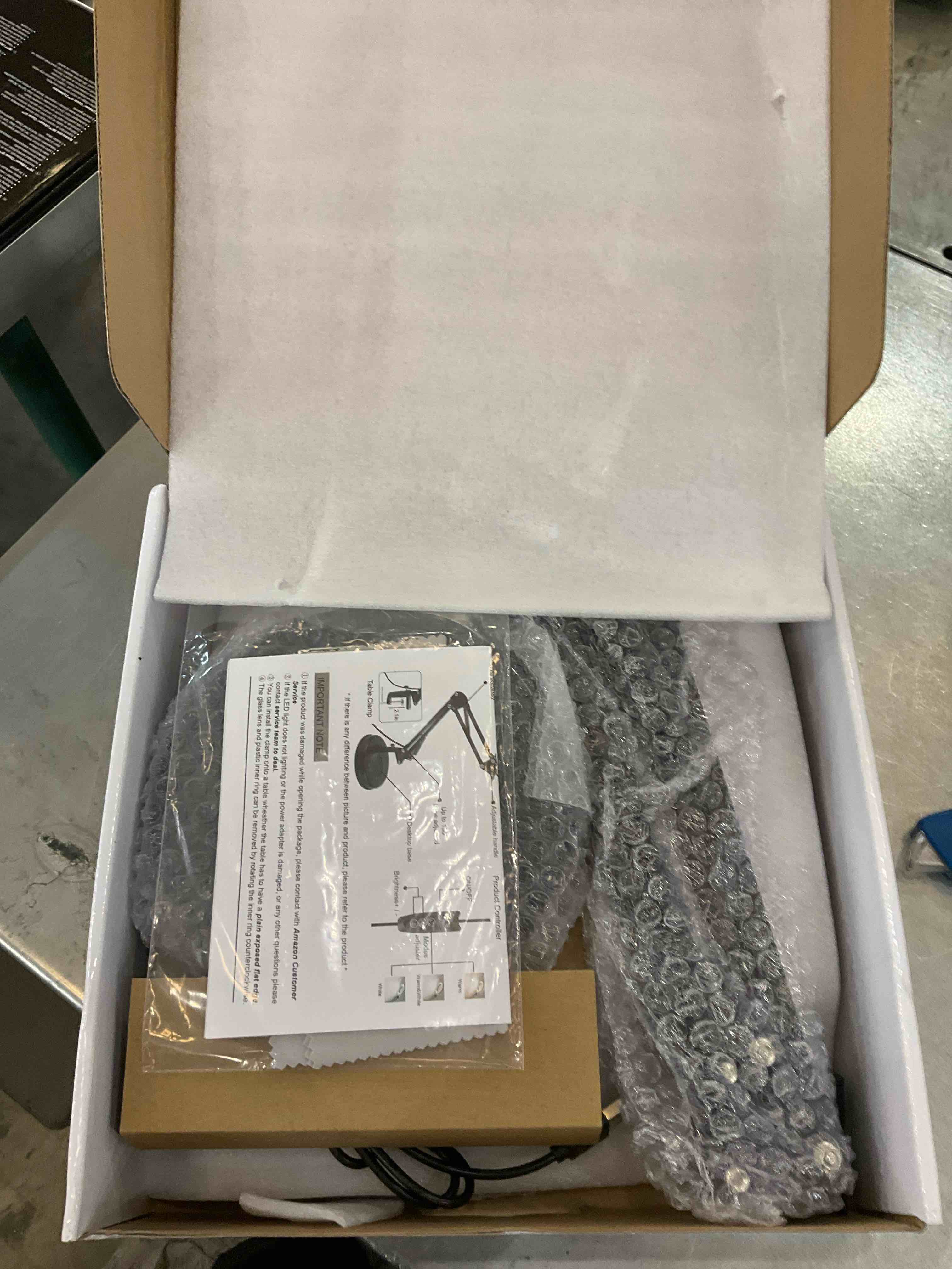 https://s3.amazonaws.com/lotting-images-prod/bidfta/EXS00942972_1703706846972.jpeg