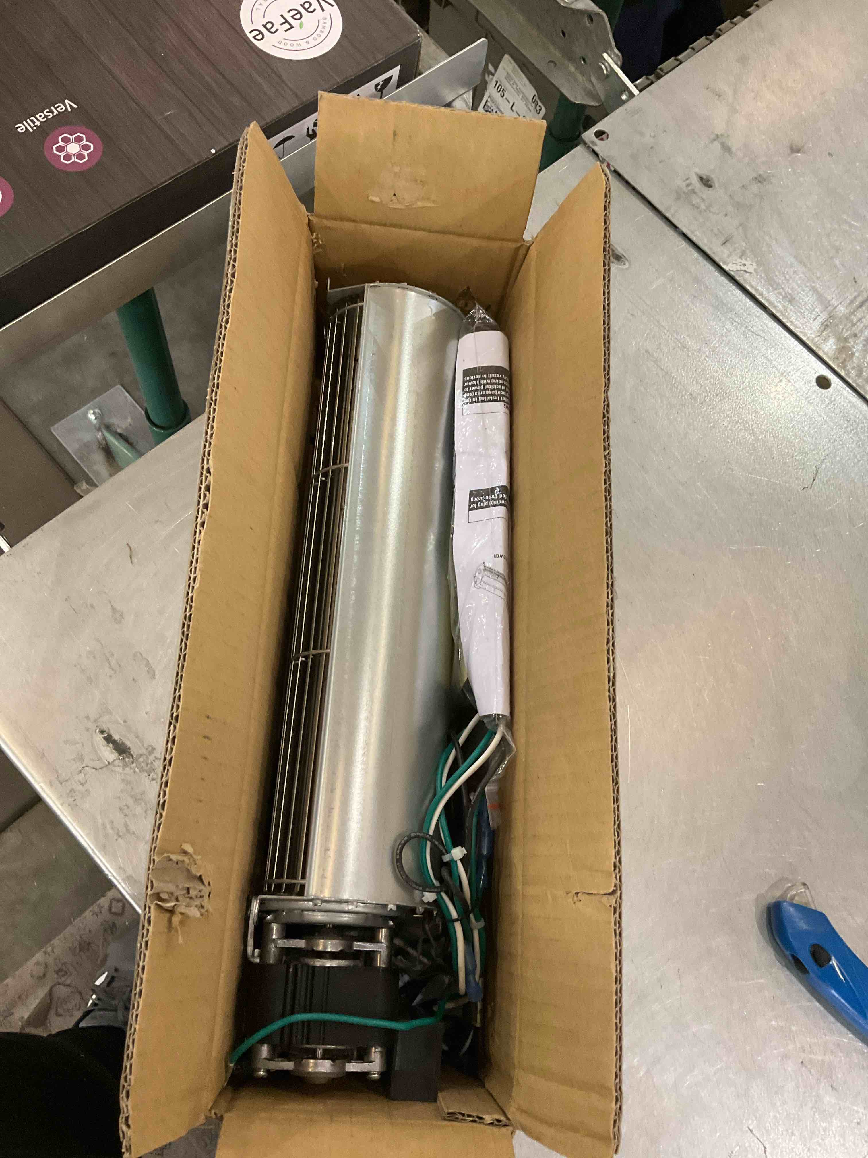 https://s3.amazonaws.com/lotting-images-prod/bidfta/EXS00942983_1703707446769.jpeg