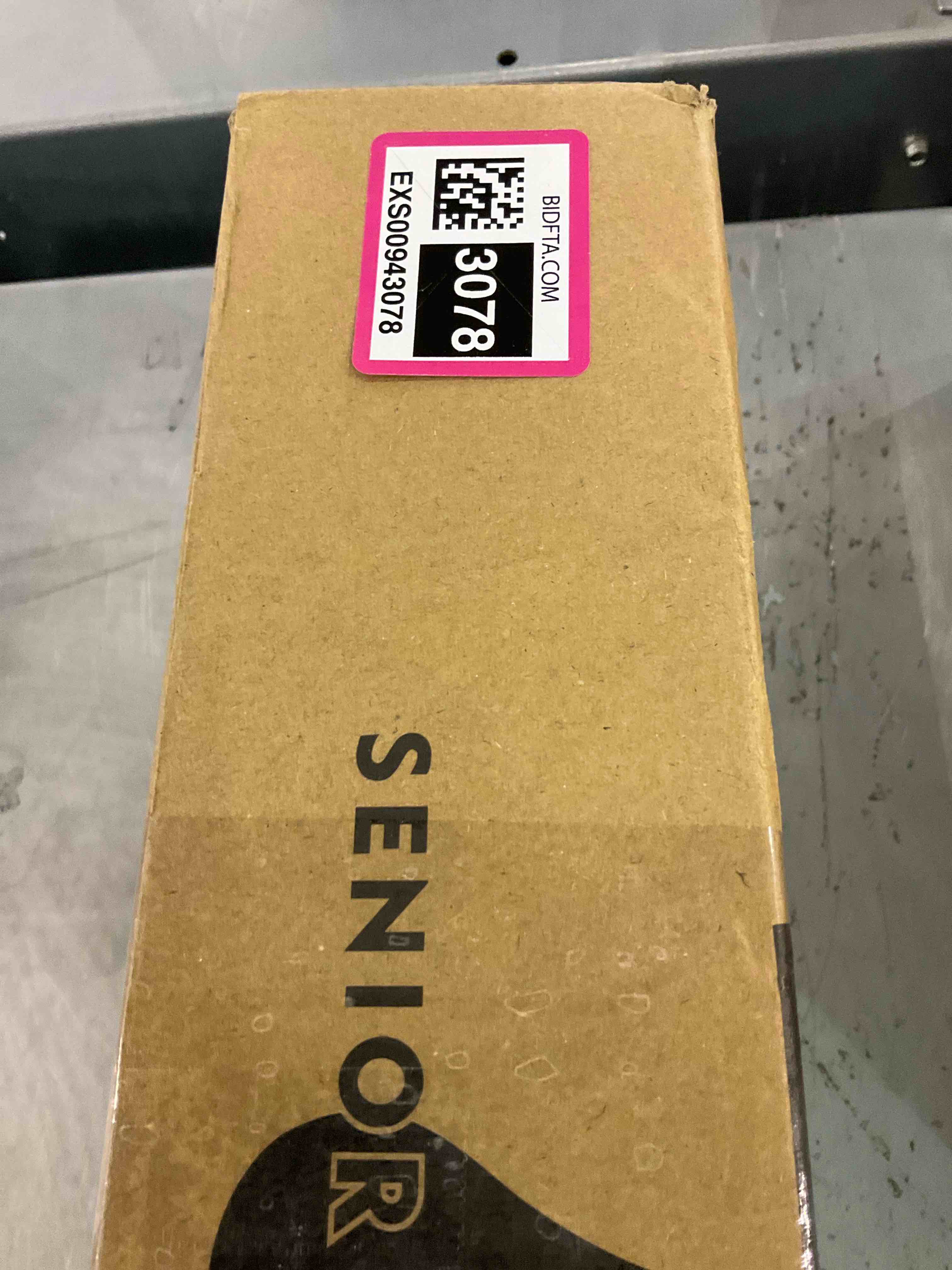 https://s3.amazonaws.com/lotting-images-prod/bidfta/EXS00943078_1702992711490.jpeg