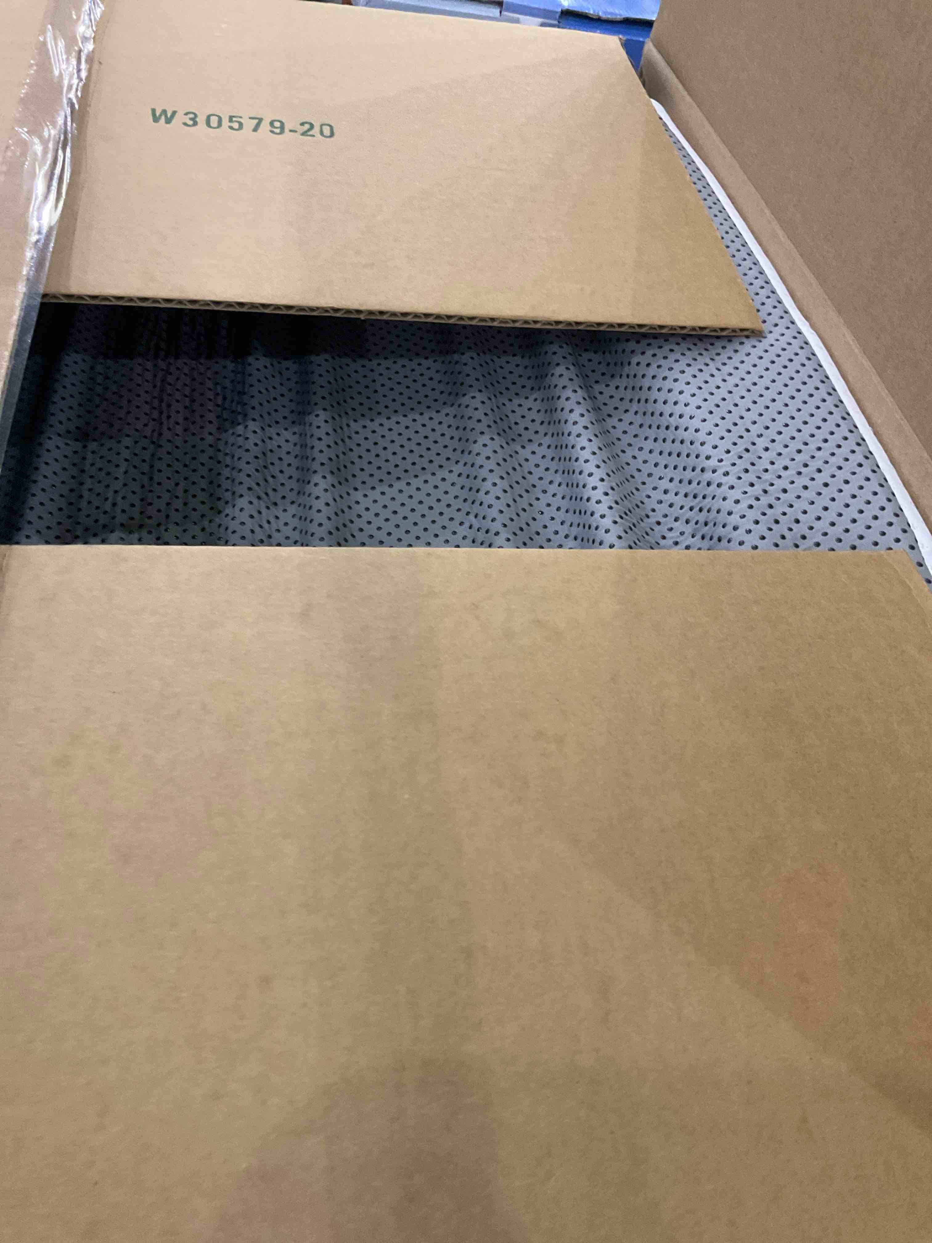 https://s3.amazonaws.com/lotting-images-prod/bidfta/EXS00943091_1702995847413.jpeg