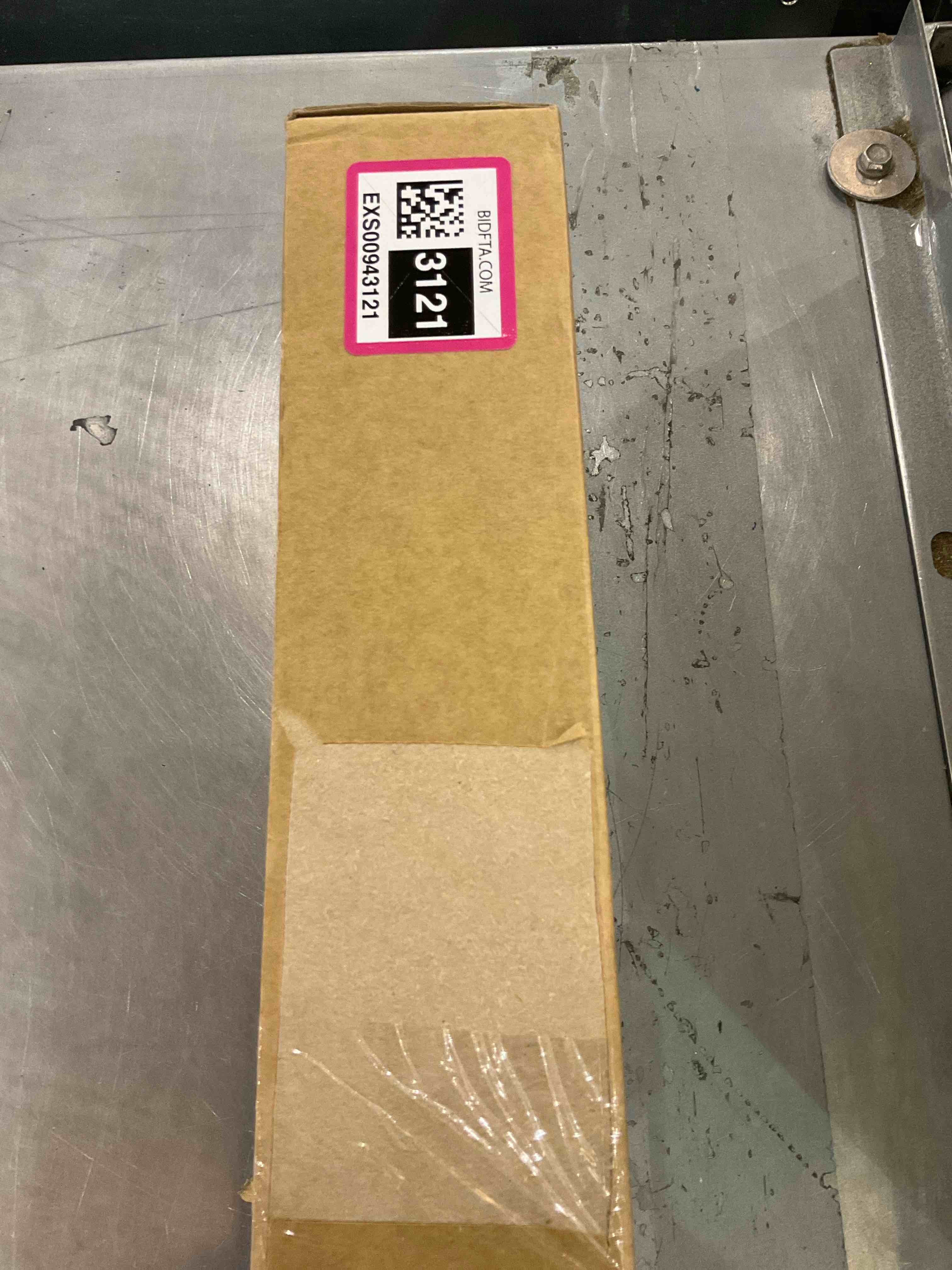 https://s3.amazonaws.com/lotting-images-prod/bidfta/EXS00943121_1702998601767.jpeg