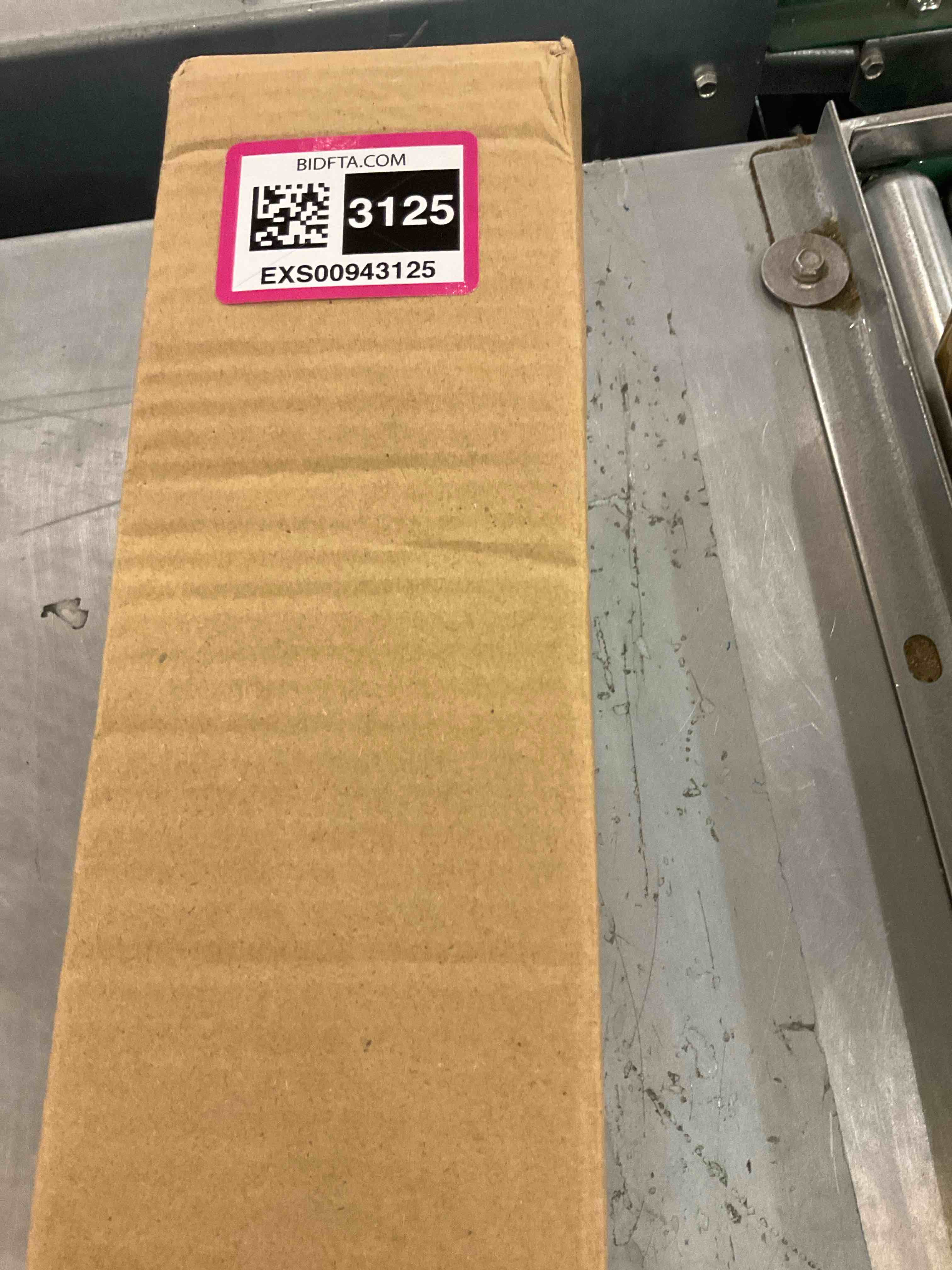 https://s3.amazonaws.com/lotting-images-prod/bidfta/EXS00943125_1702998811591.jpeg