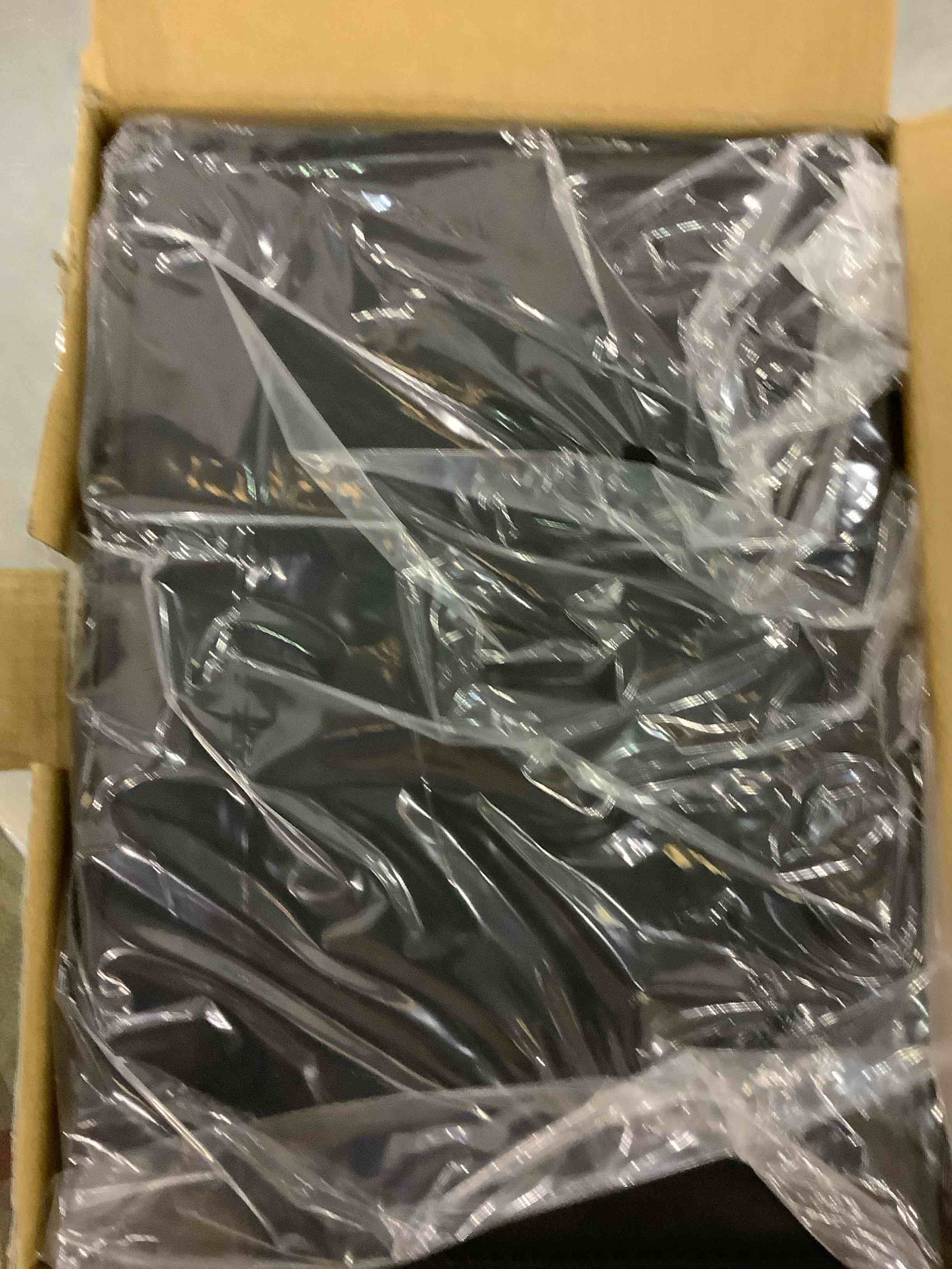 https://s3.amazonaws.com/lotting-images-prod/bidfta/EXS00943317_1703102039454.jpeg