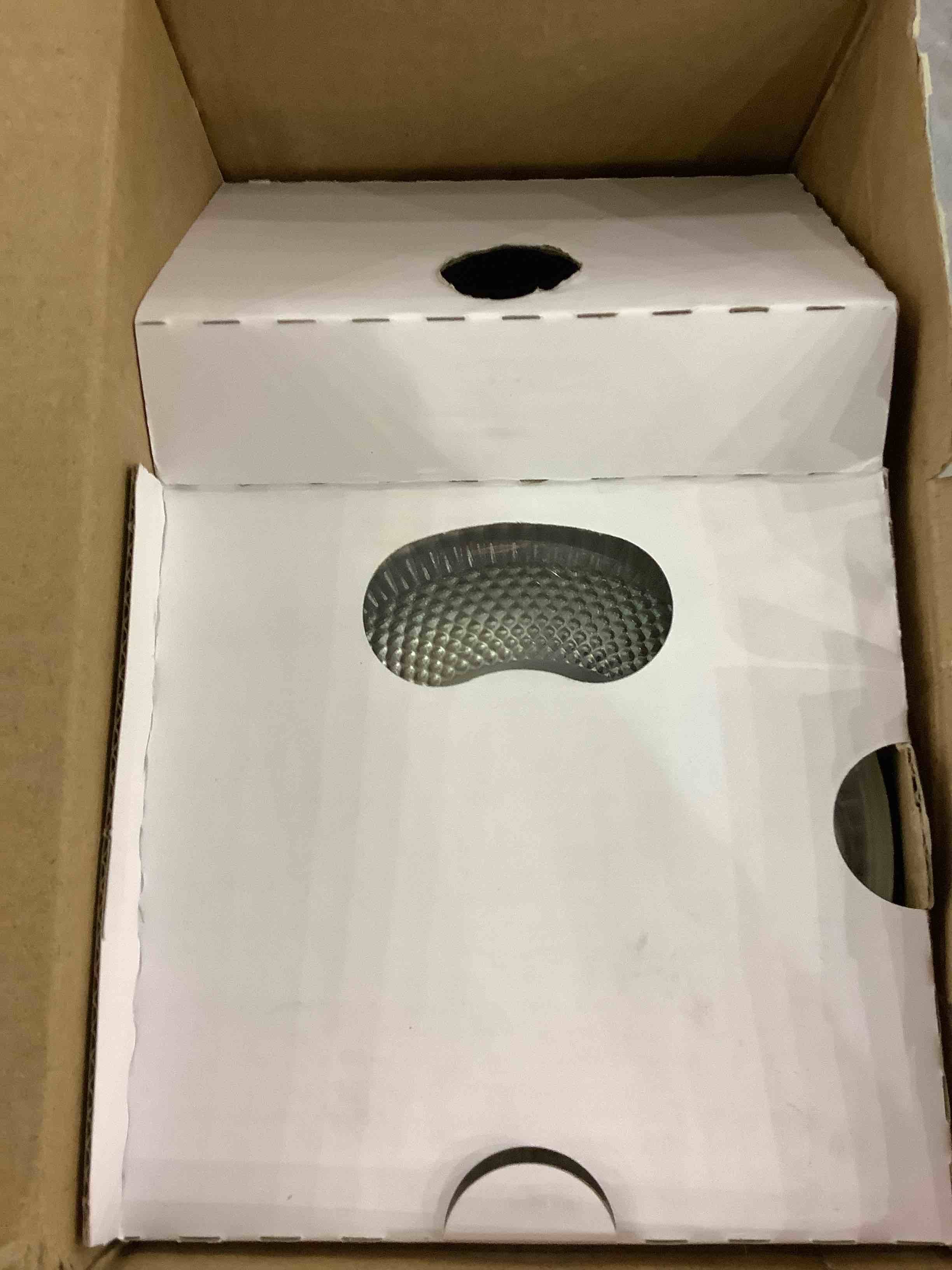 https://s3.amazonaws.com/lotting-images-prod/bidfta/EXS00943332_1703102215234.jpeg