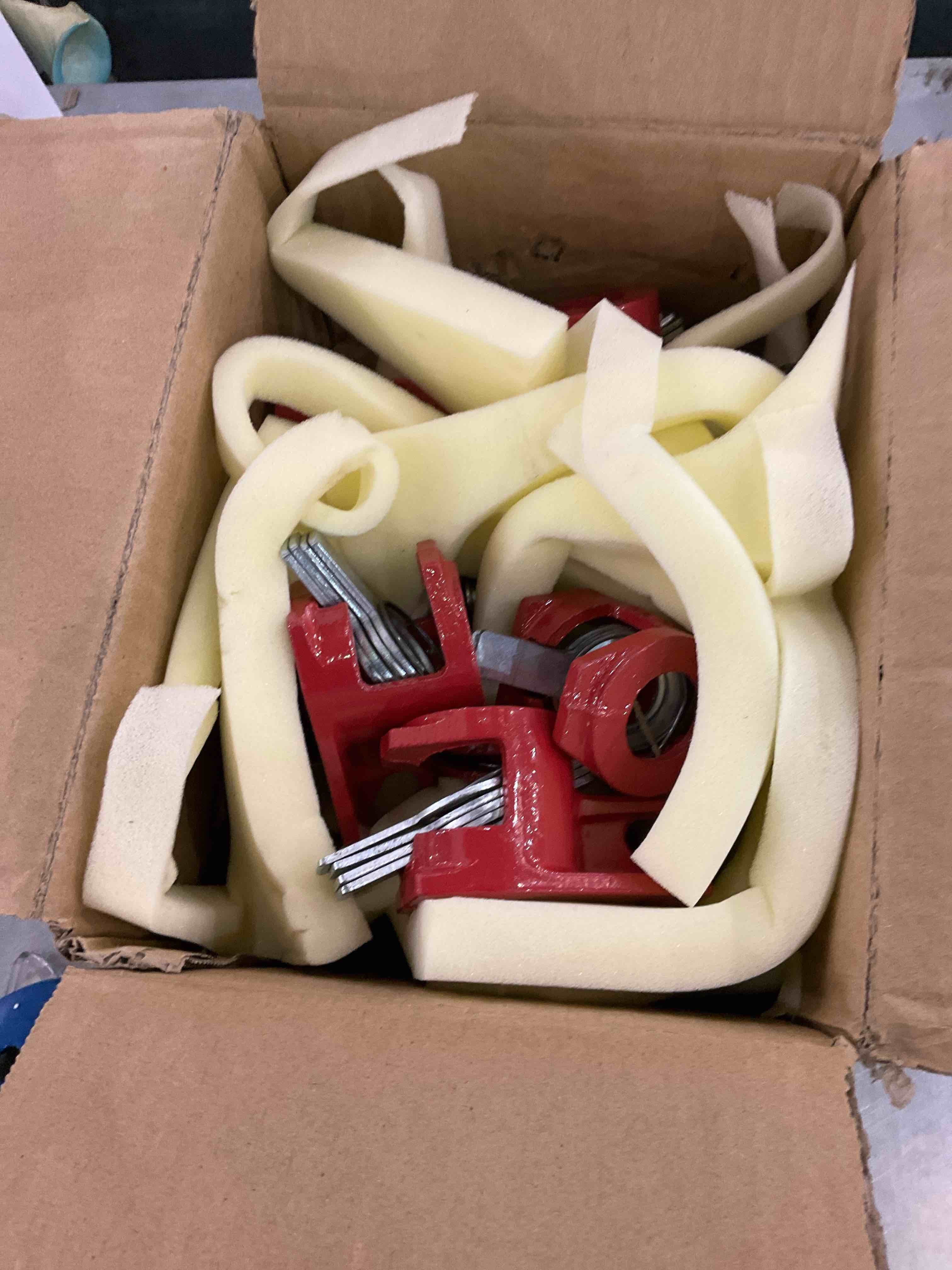 https://s3.amazonaws.com/lotting-images-prod/bidfta/EXS00943482_1703174982152.jpeg