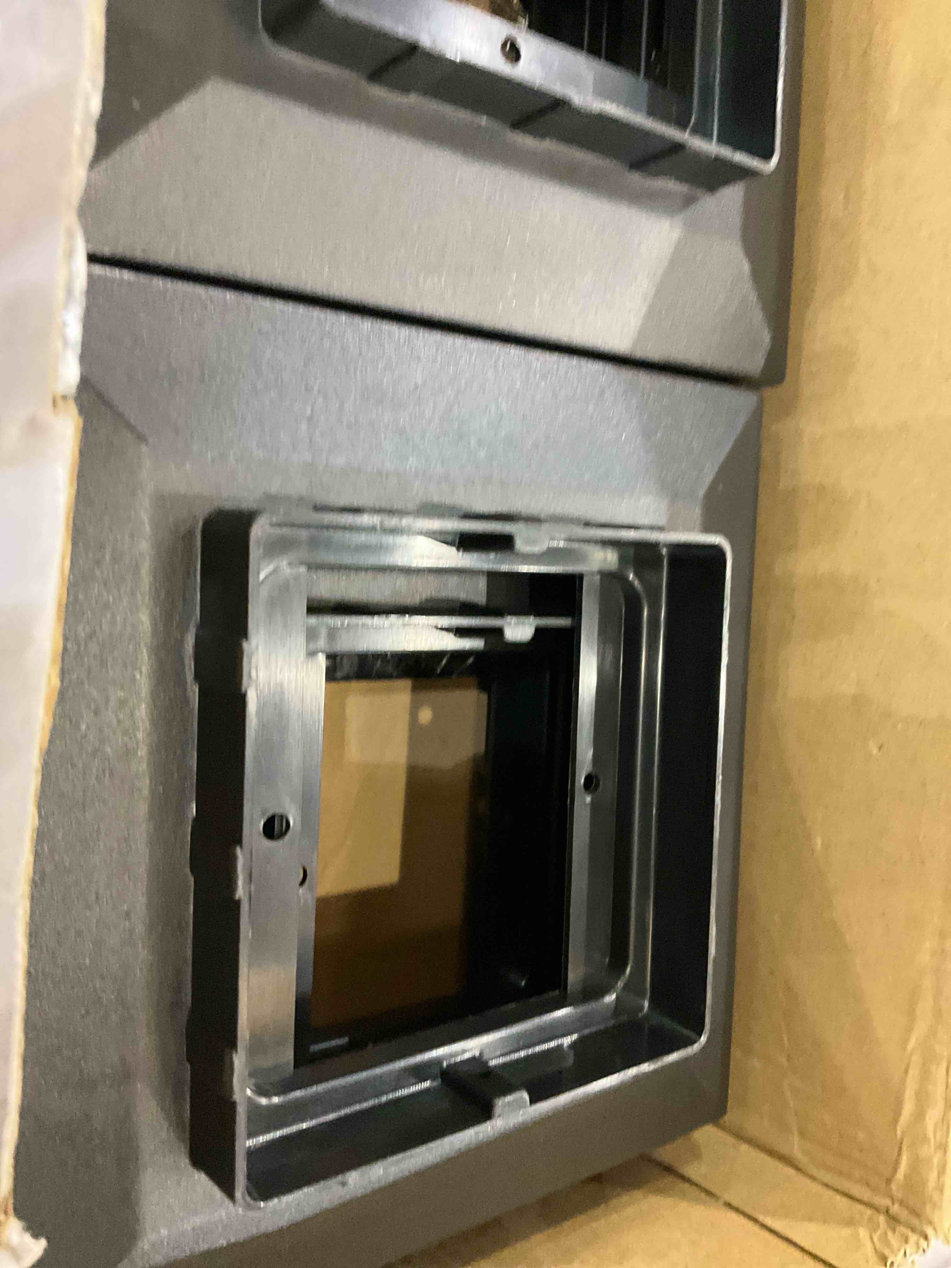 https://s3.amazonaws.com/lotting-images-prod/bidfta/EXS00943583_1703181144373.jpeg