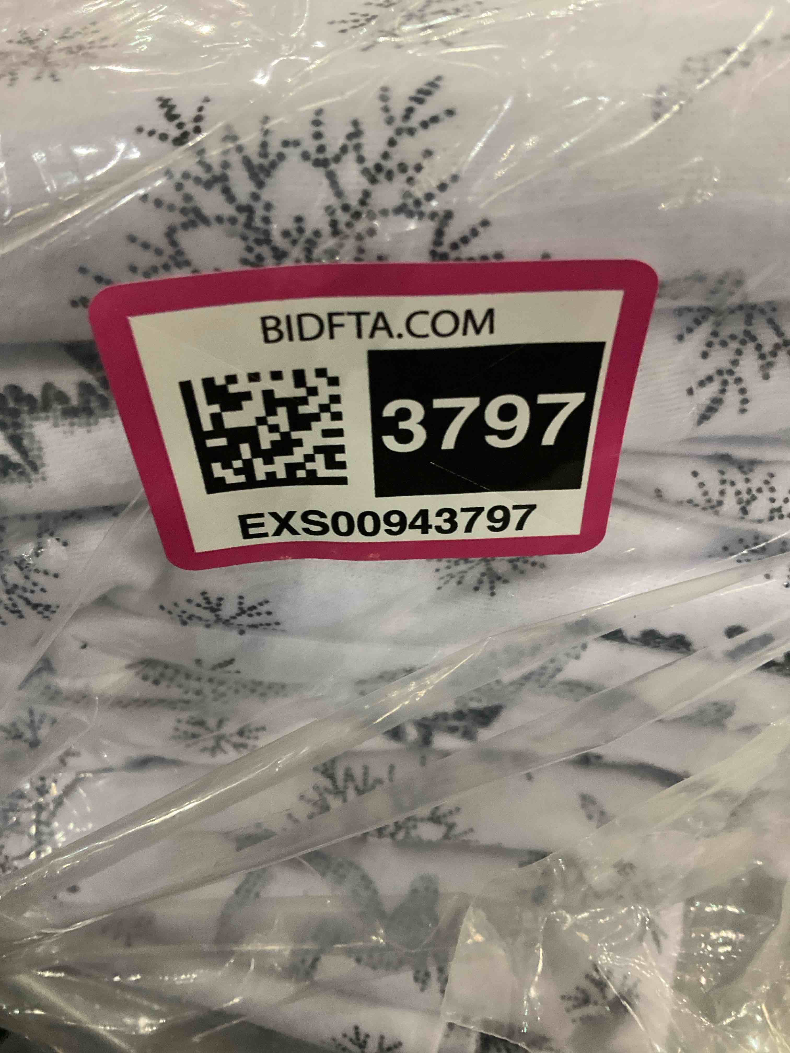 https://s3.amazonaws.com/lotting-images-prod/bidfta/EXS00943797_1703692659171.jpeg