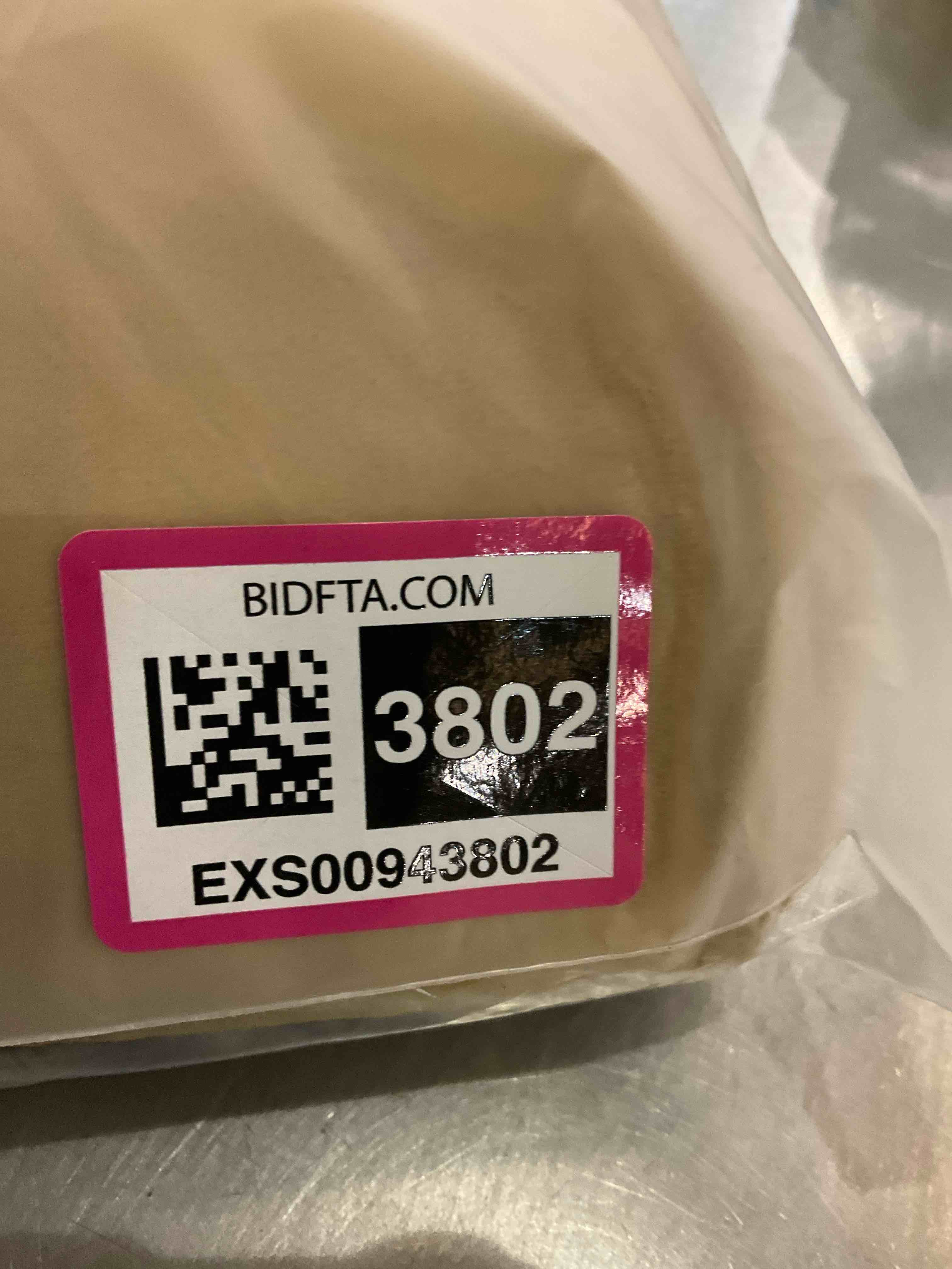 https://s3.amazonaws.com/lotting-images-prod/bidfta/EXS00943802_1703693006280.jpeg
