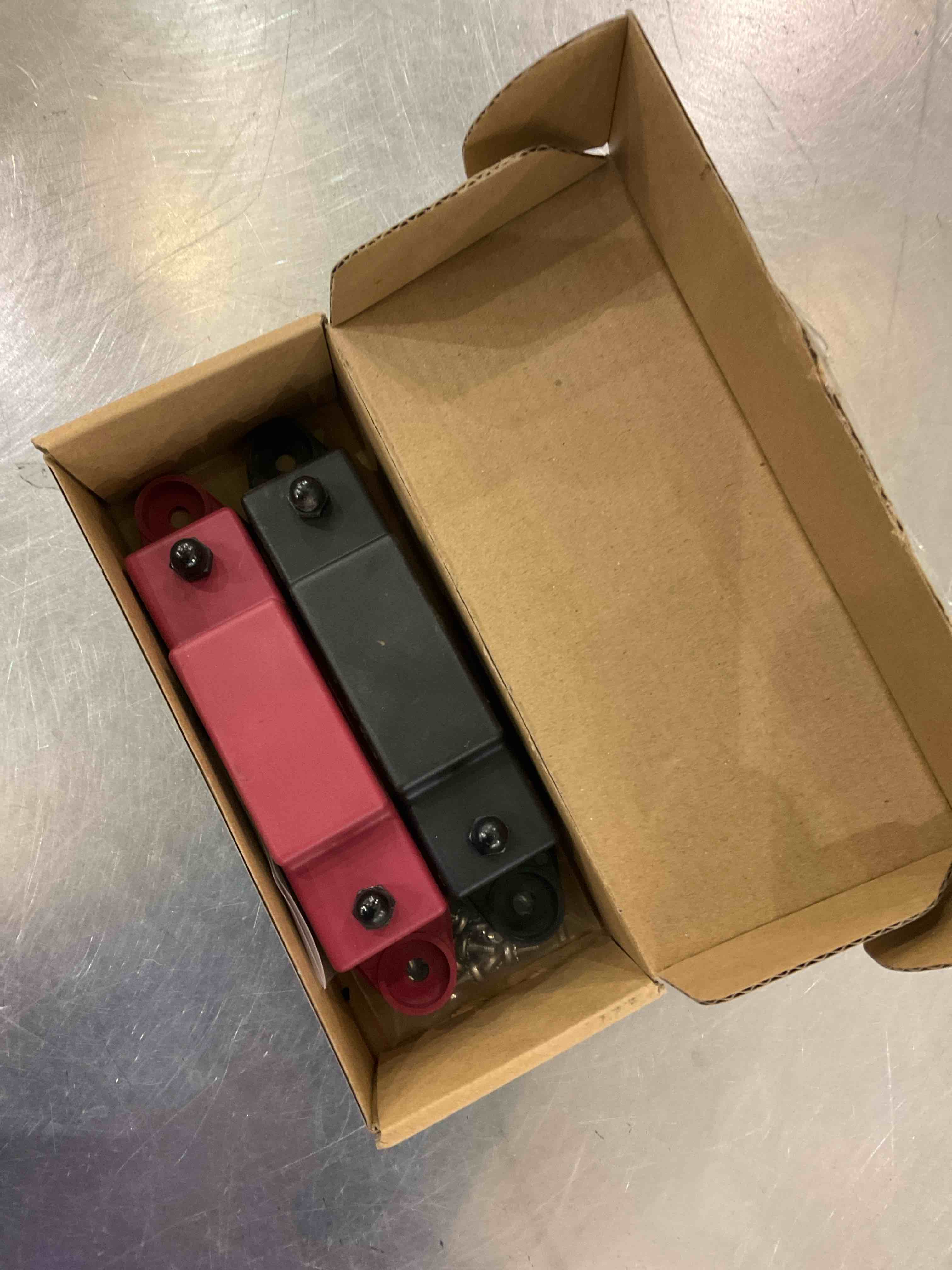 https://s3.amazonaws.com/lotting-images-prod/bidfta/EXS00944189_1703014766788.jpeg