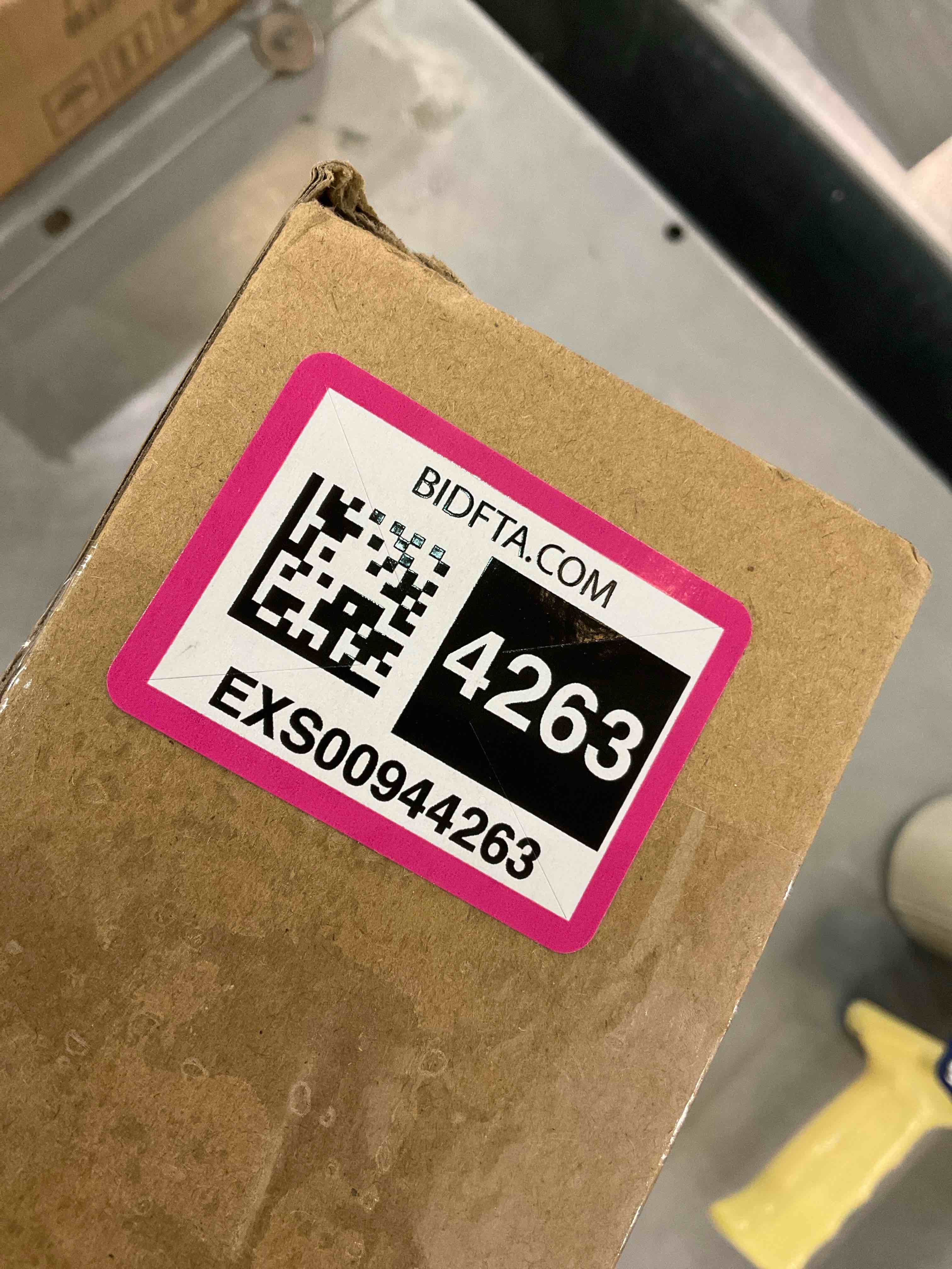 https://s3.amazonaws.com/lotting-images-prod/bidfta/EXS00944263_1703087909828.jpeg
