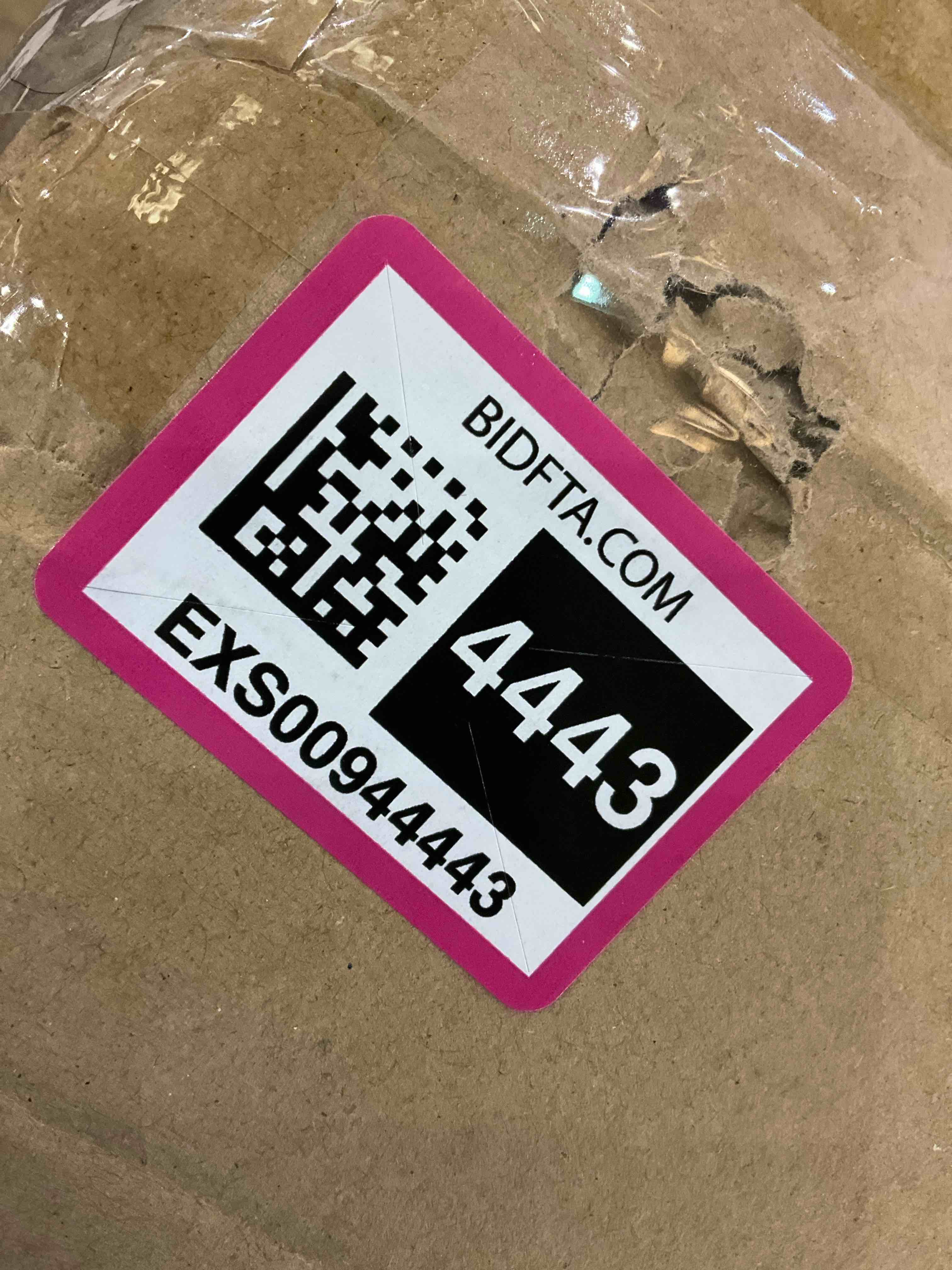 https://s3.amazonaws.com/lotting-images-prod/bidfta/EXS00944443_1703174772261.jpeg
