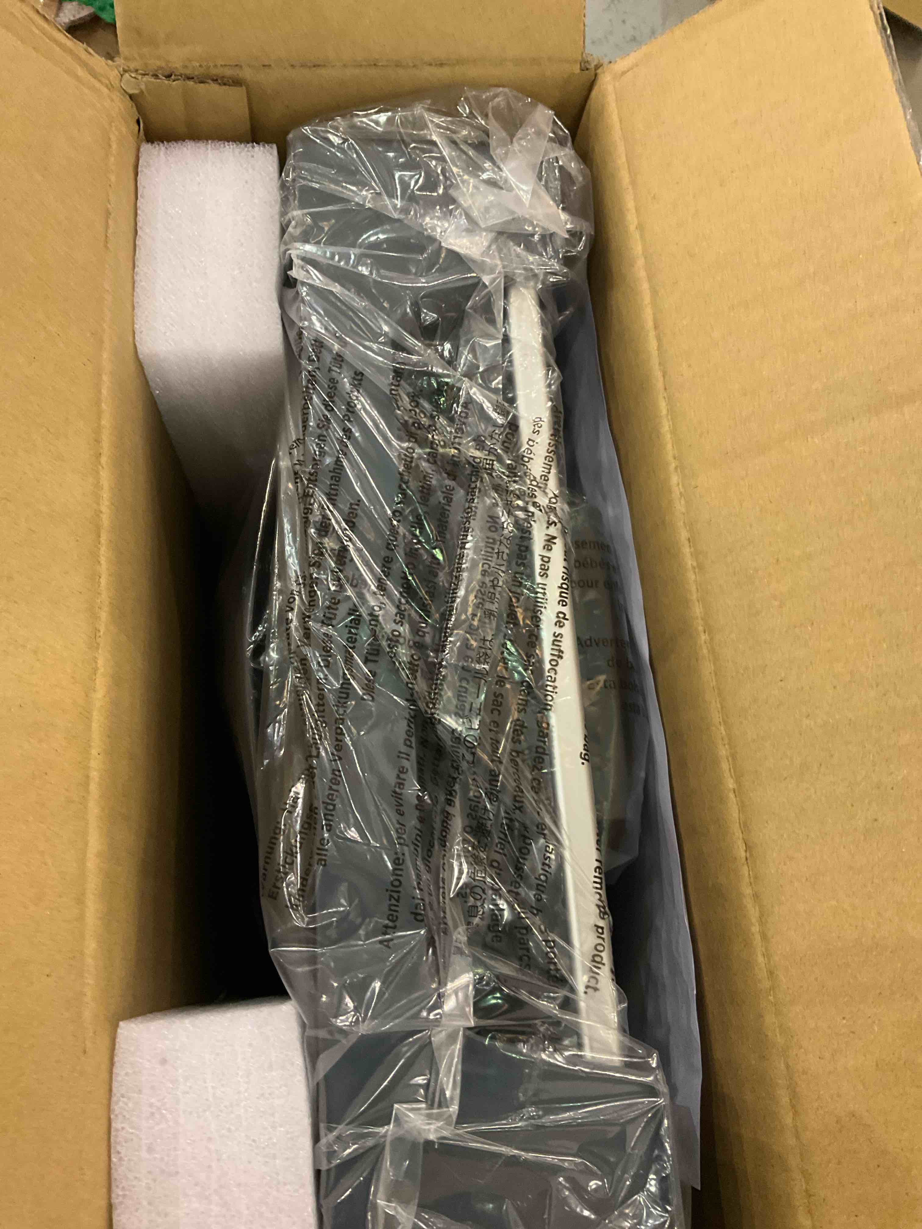 https://s3.amazonaws.com/lotting-images-prod/bidfta/EXS00944446_1703175186298.jpeg