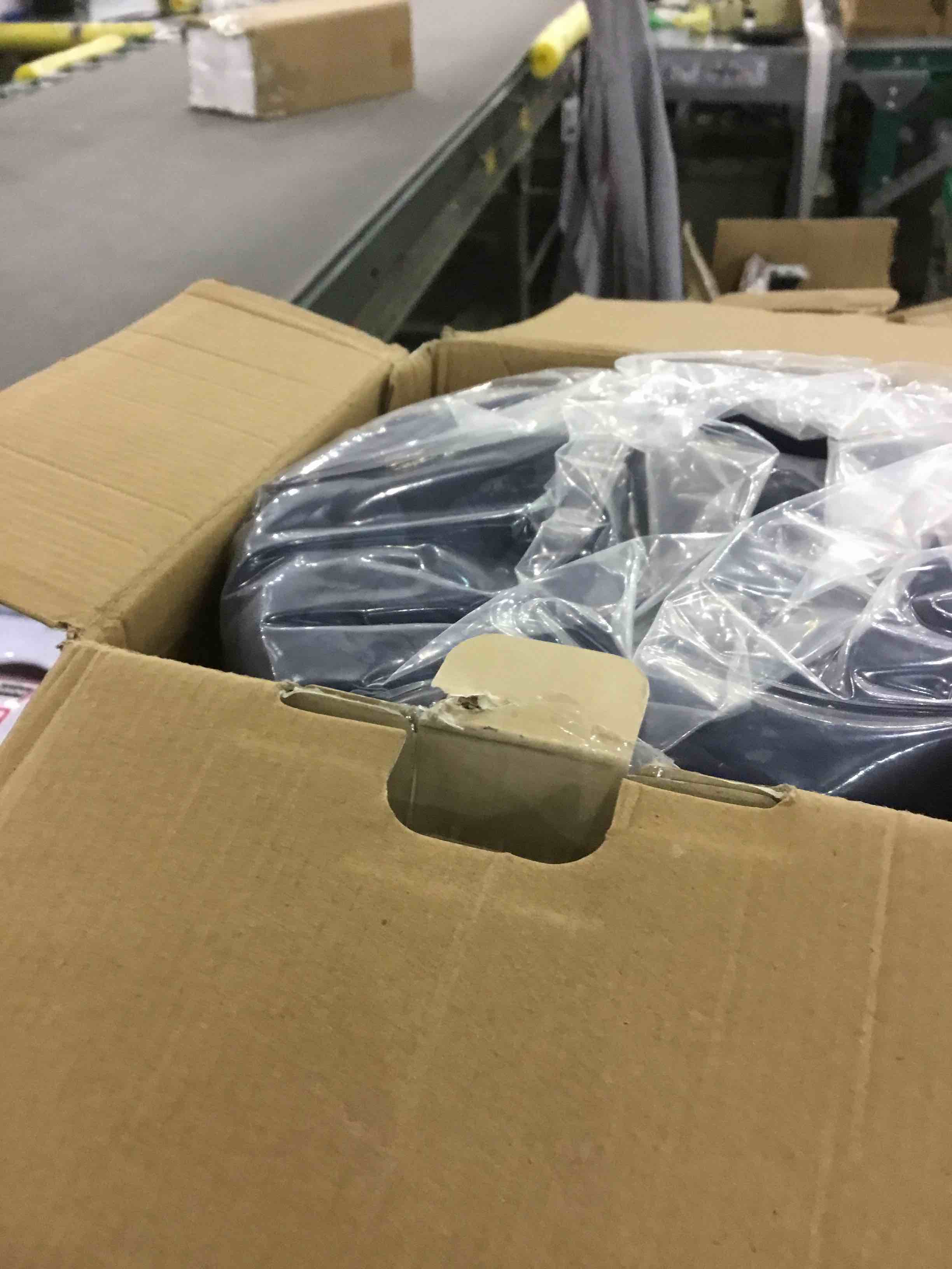https://s3.amazonaws.com/lotting-images-prod/bidfta/EXS00944503_1702905990773.jpeg
