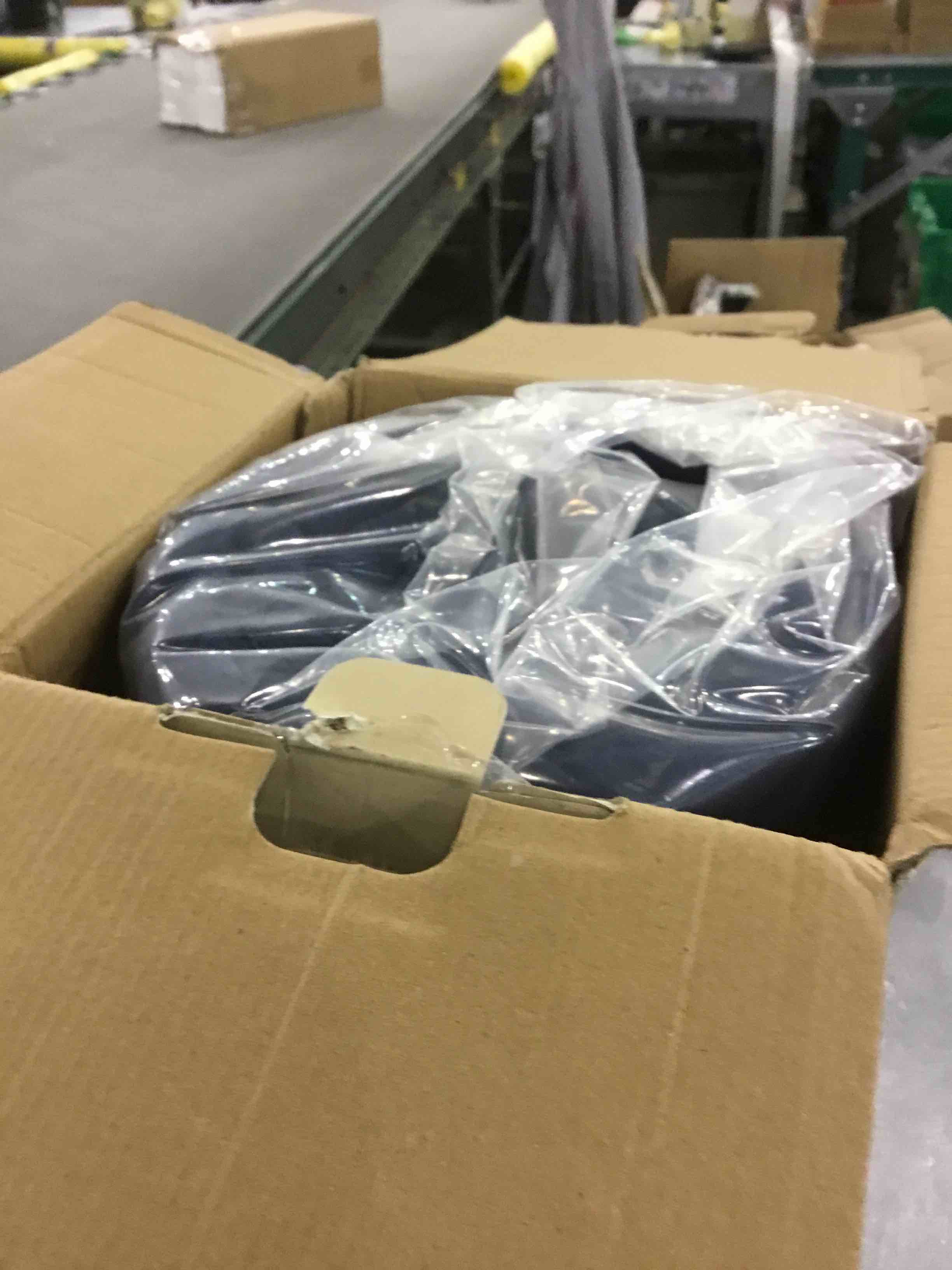 https://s3.amazonaws.com/lotting-images-prod/bidfta/EXS00944503_1702905994539.jpeg