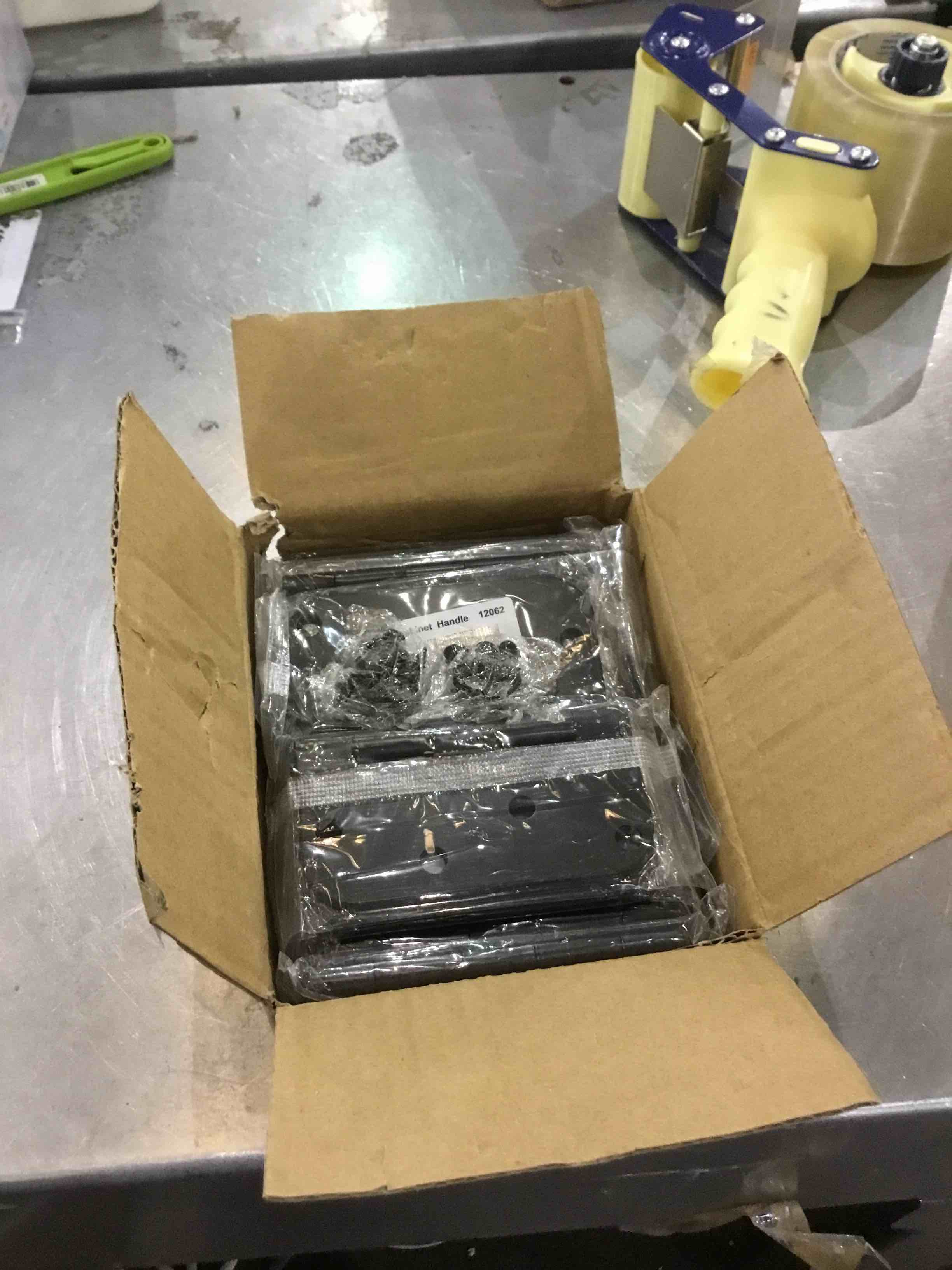 https://s3.amazonaws.com/lotting-images-prod/bidfta/EXS00944535_1702911579642.jpeg