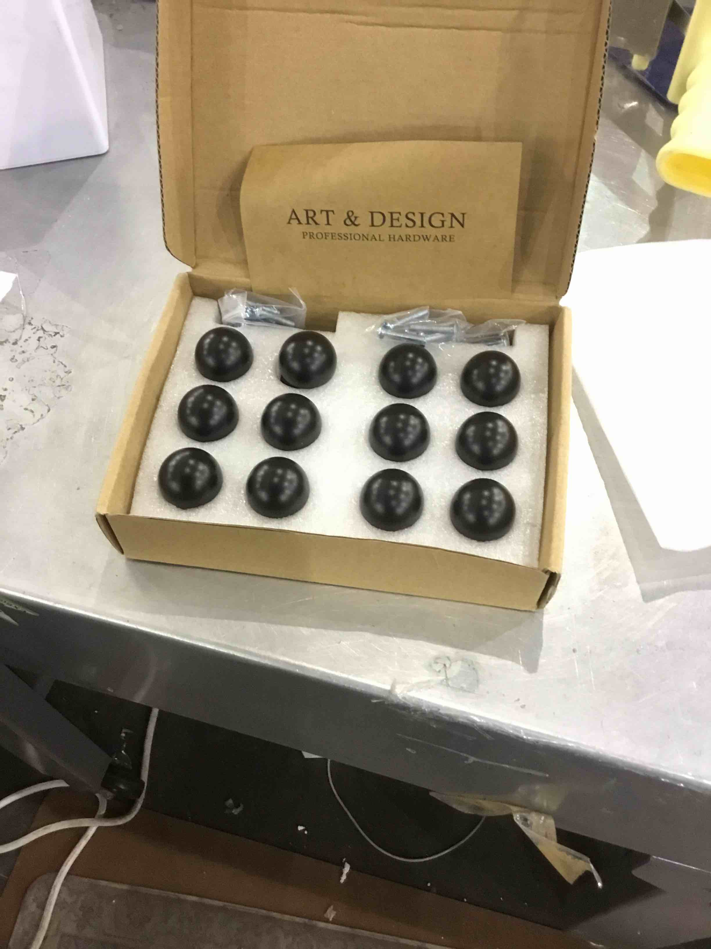 https://s3.amazonaws.com/lotting-images-prod/bidfta/EXS00944614_1702991803714.jpeg