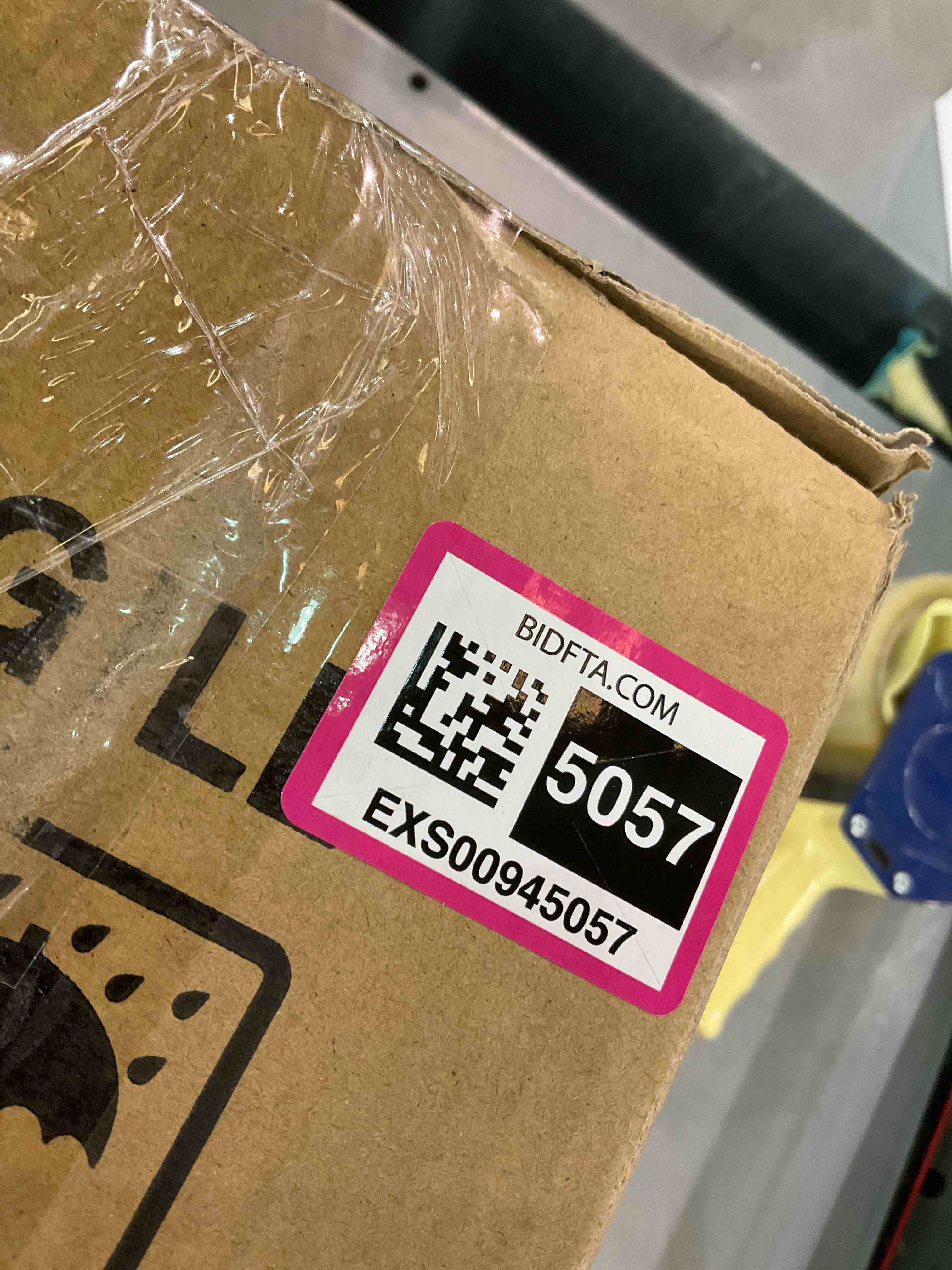 https://s3.amazonaws.com/lotting-images-prod/bidfta/EXS00945057_1704471021922.jpeg