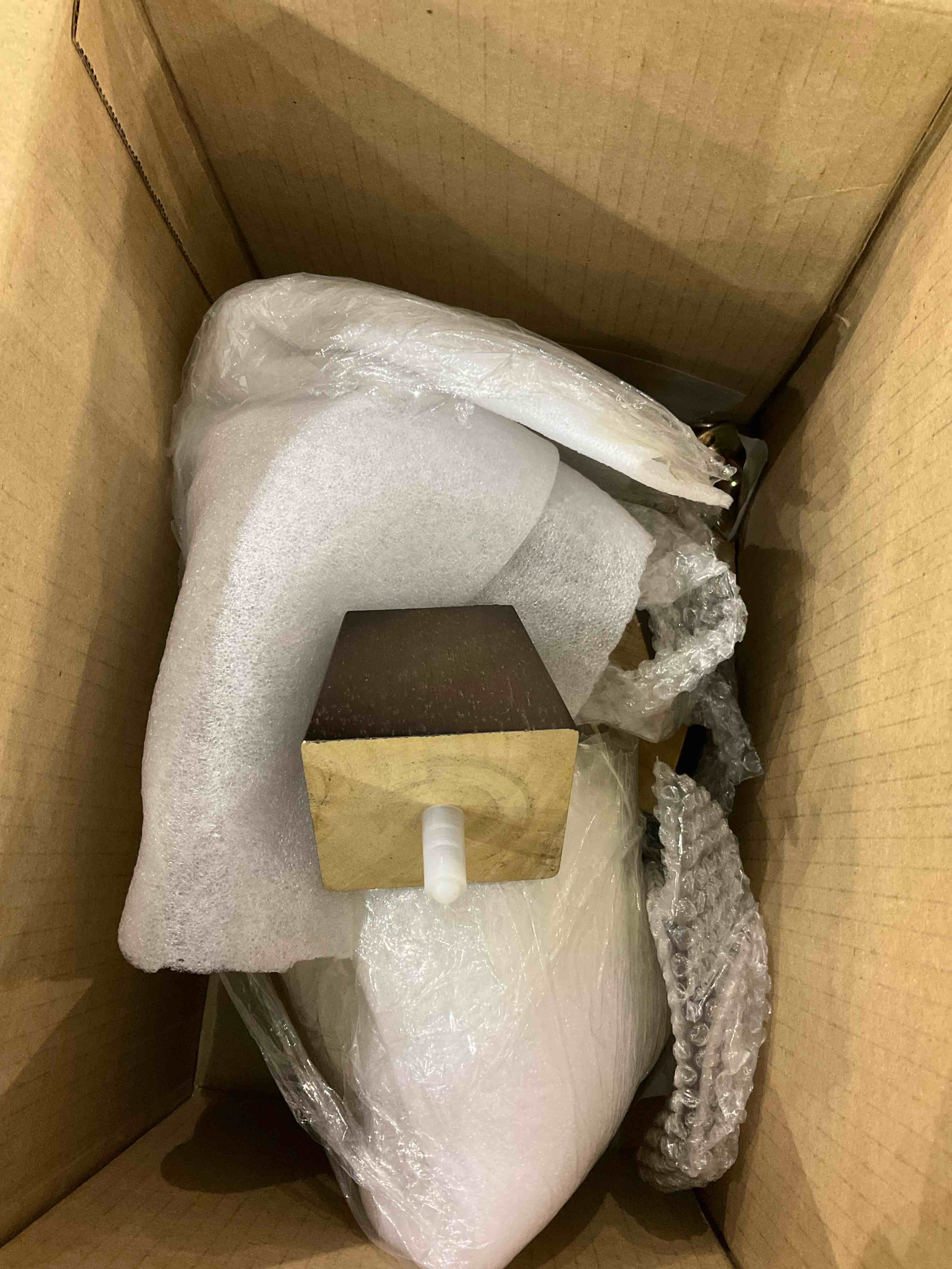 https://s3.amazonaws.com/lotting-images-prod/bidfta/EXS00945129_1704716071887.jpeg