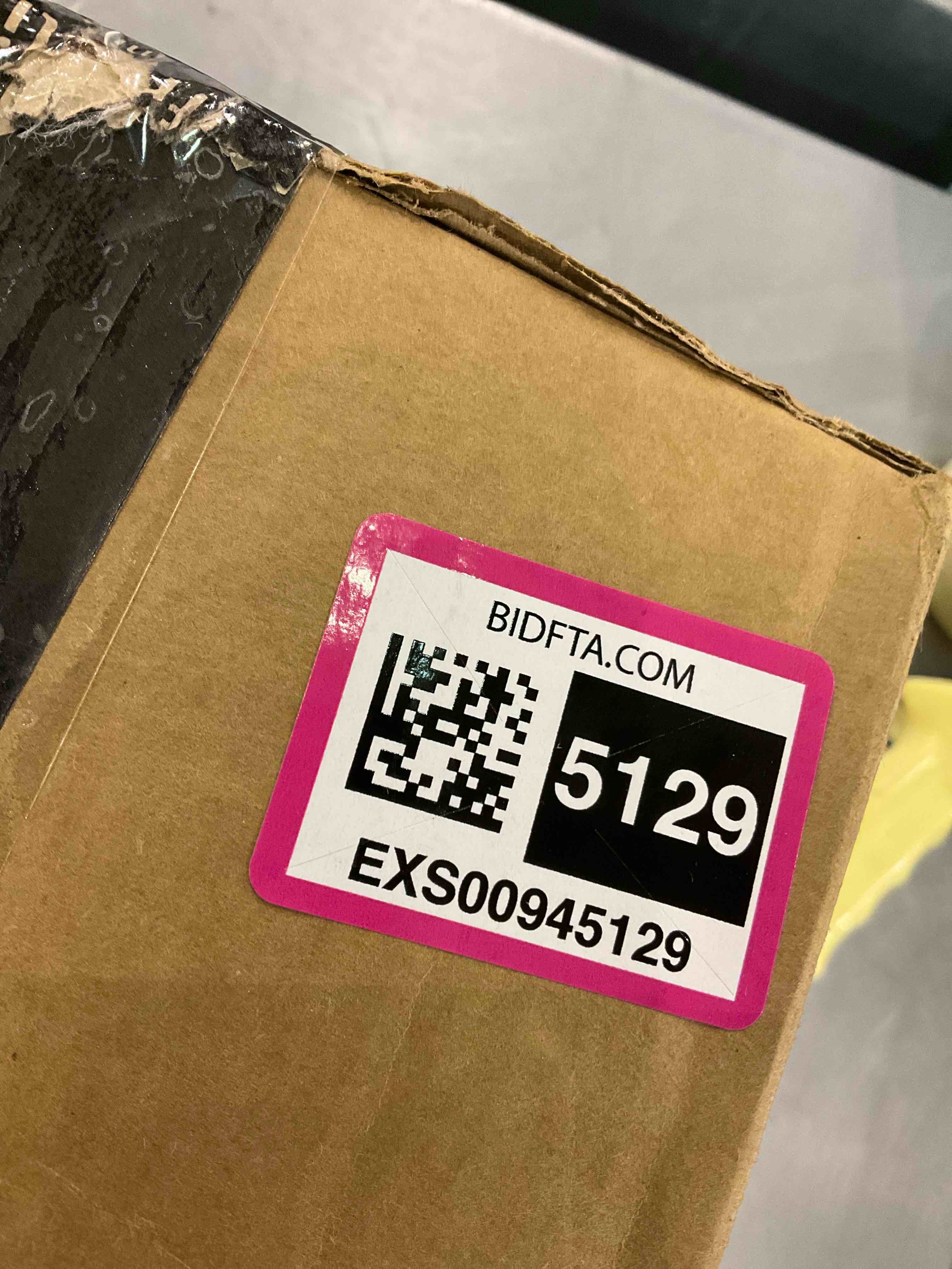 https://s3.amazonaws.com/lotting-images-prod/bidfta/EXS00945129_1704716086722.jpeg