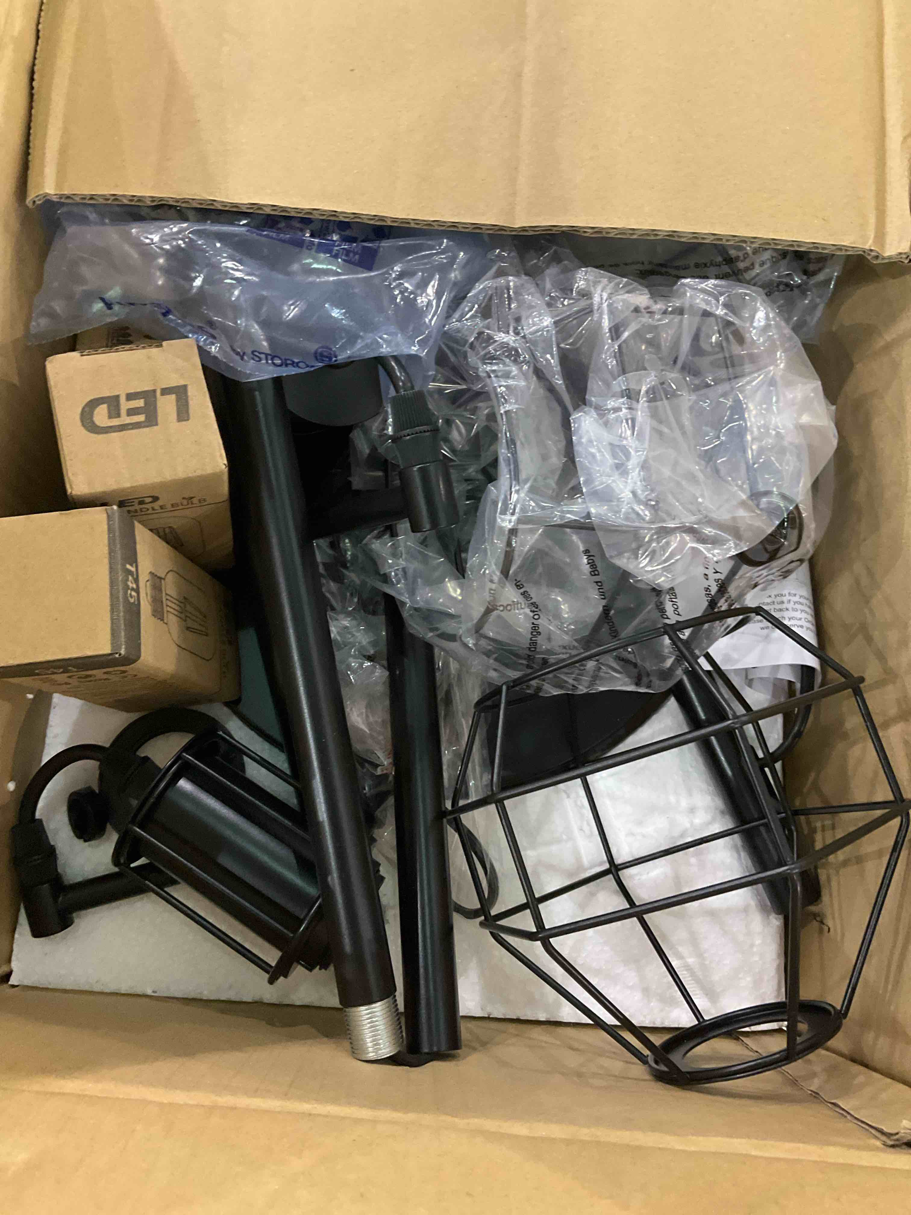 https://s3.amazonaws.com/lotting-images-prod/bidfta/EXS00945140_1704717228750.jpeg