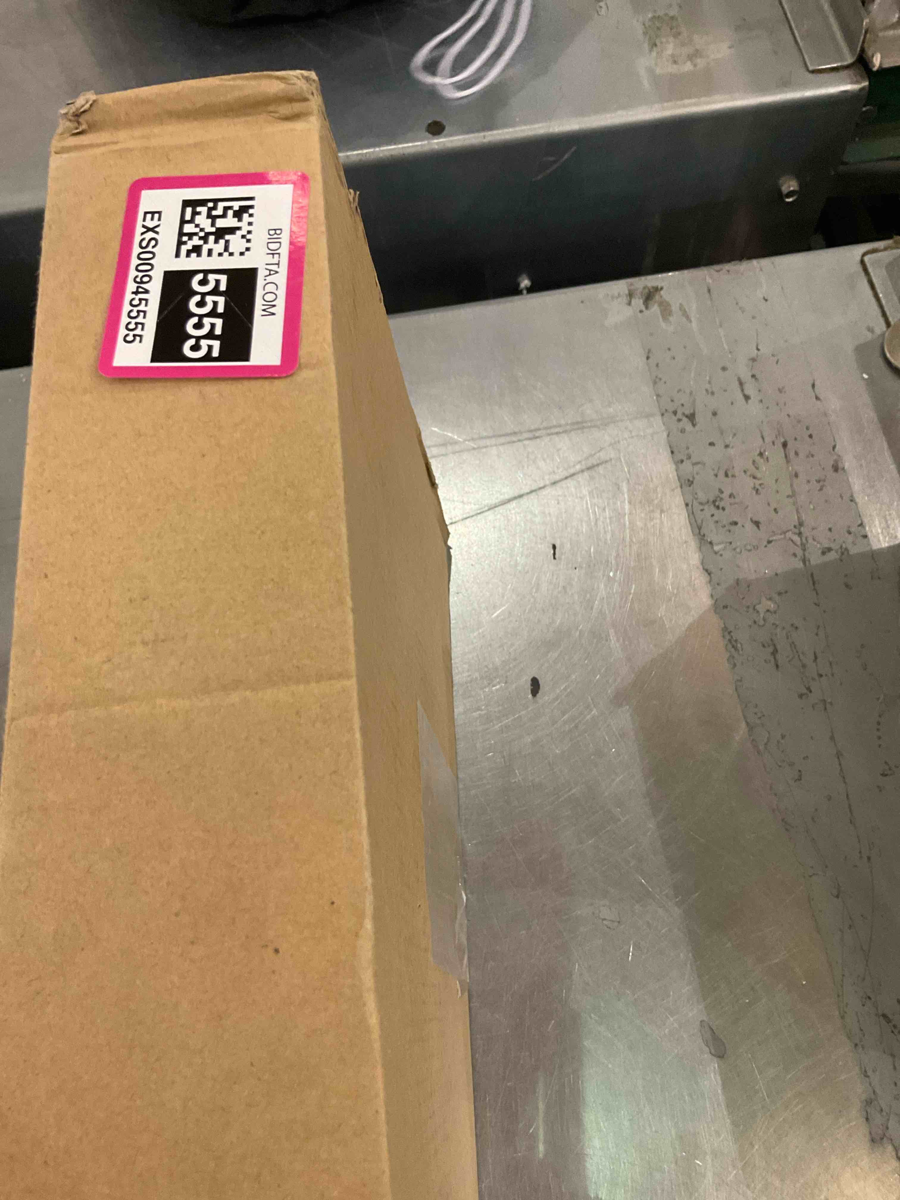 https://s3.amazonaws.com/lotting-images-prod/bidfta/EXS00945555_1703184727848.jpeg