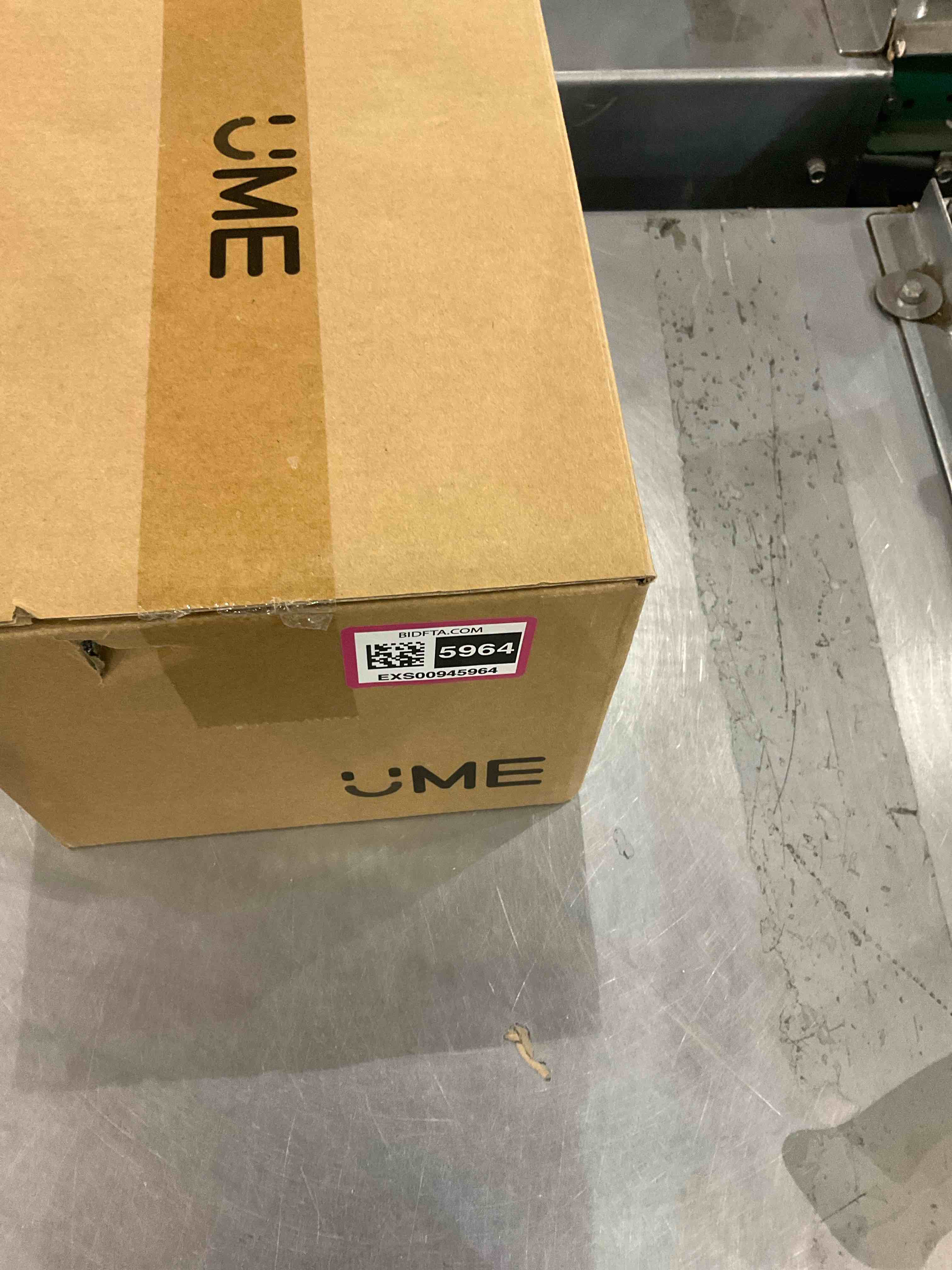 https://s3.amazonaws.com/lotting-images-prod/bidfta/EXS00945964_1703765940567.jpeg