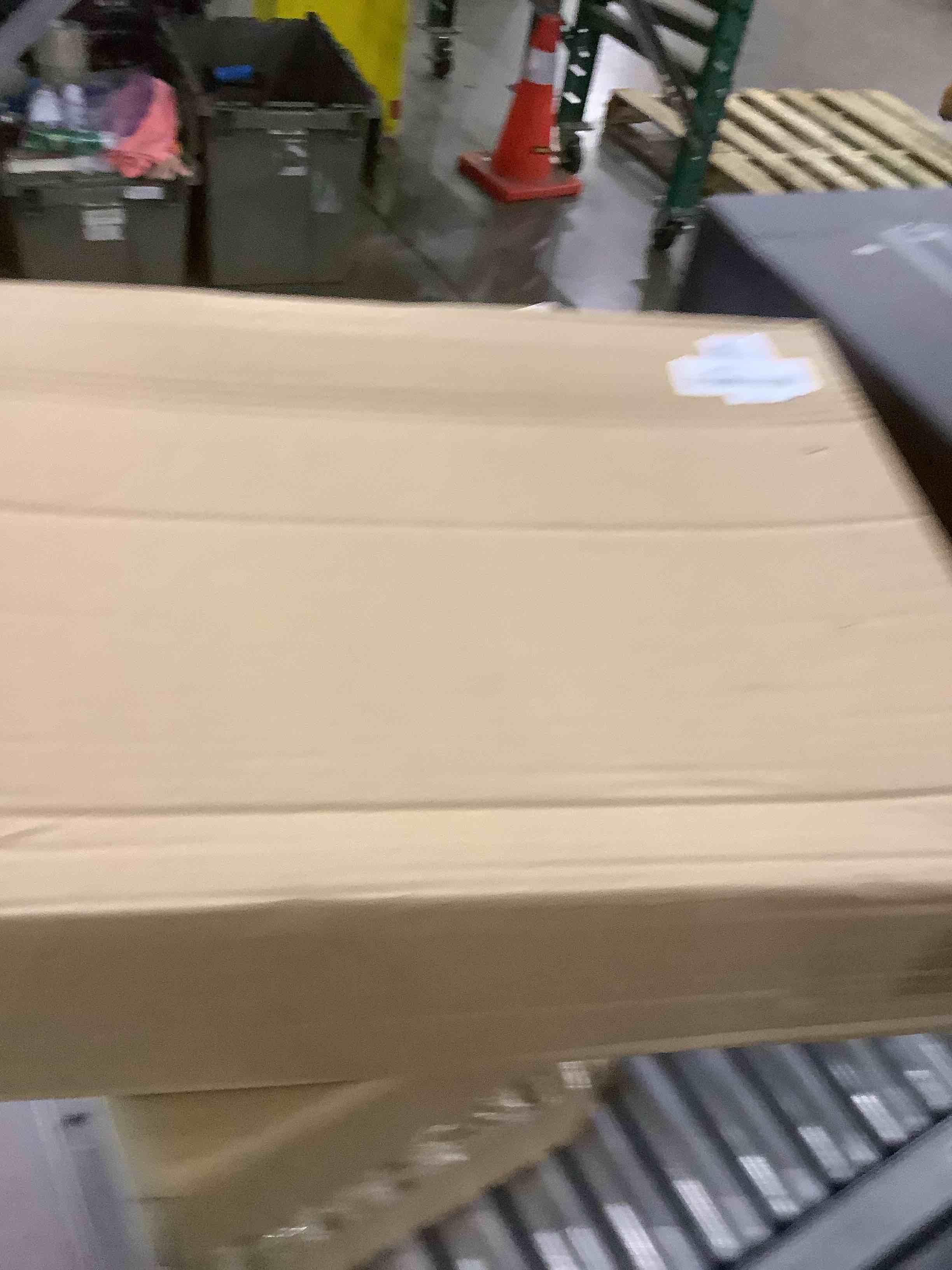 https://s3.amazonaws.com/lotting-images-prod/bidfta/EXS00946136_1703085457836.jpeg