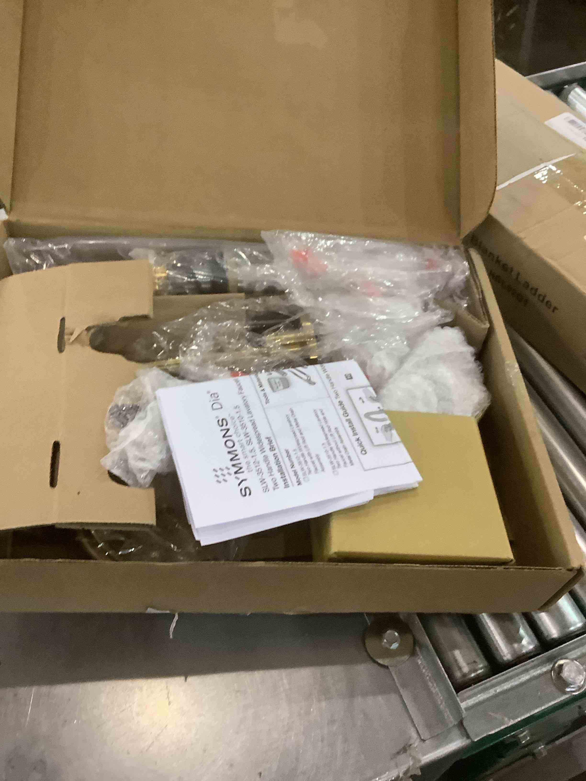 https://s3.amazonaws.com/lotting-images-prod/bidfta/EXS00946235_1703102854273.jpeg