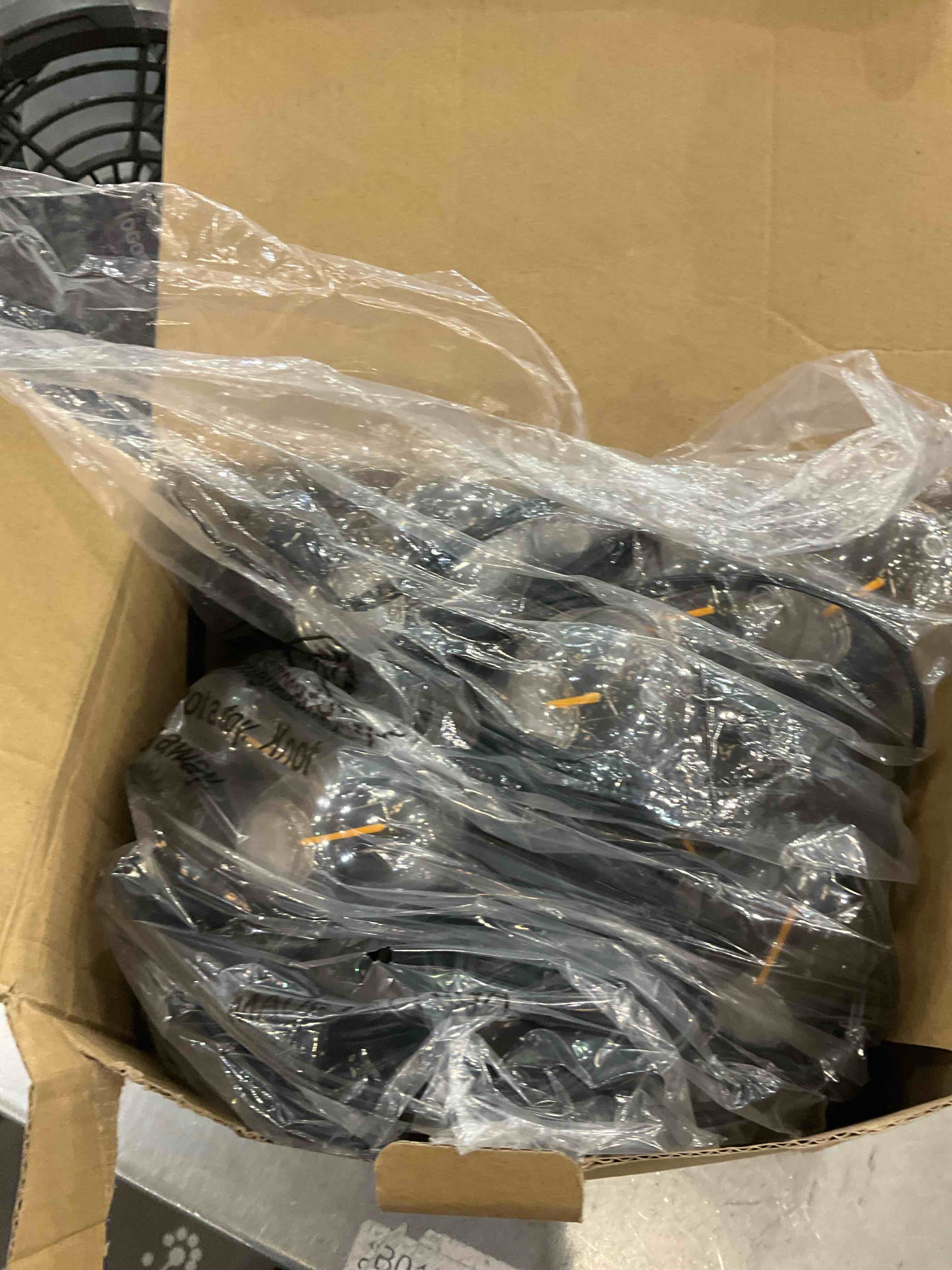 https://s3.amazonaws.com/lotting-images-prod/bidfta/EXS00946643_1703101271219.jpeg