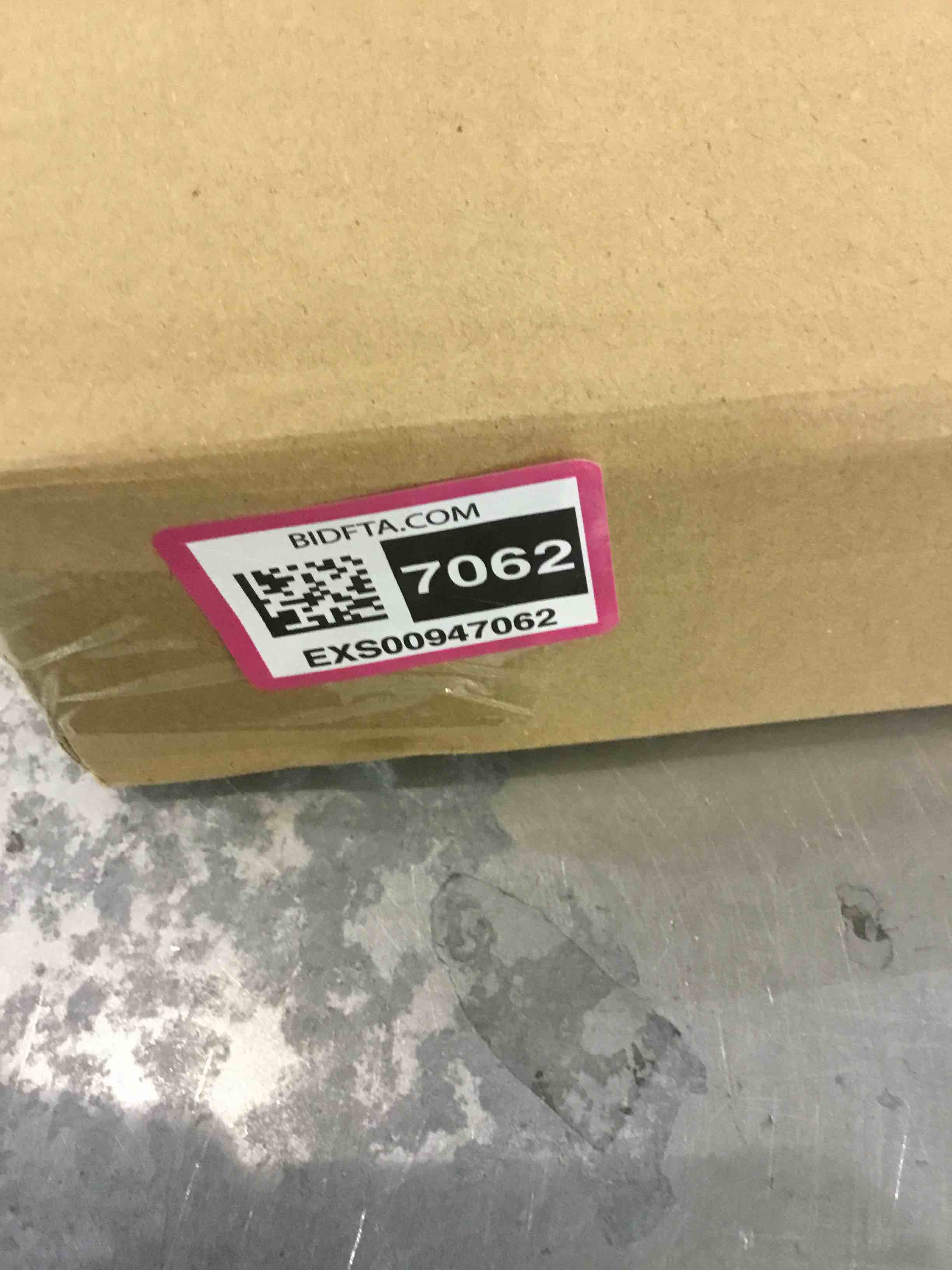 https://s3.amazonaws.com/lotting-images-prod/bidfta/EXS00947062_1704211532840.jpeg