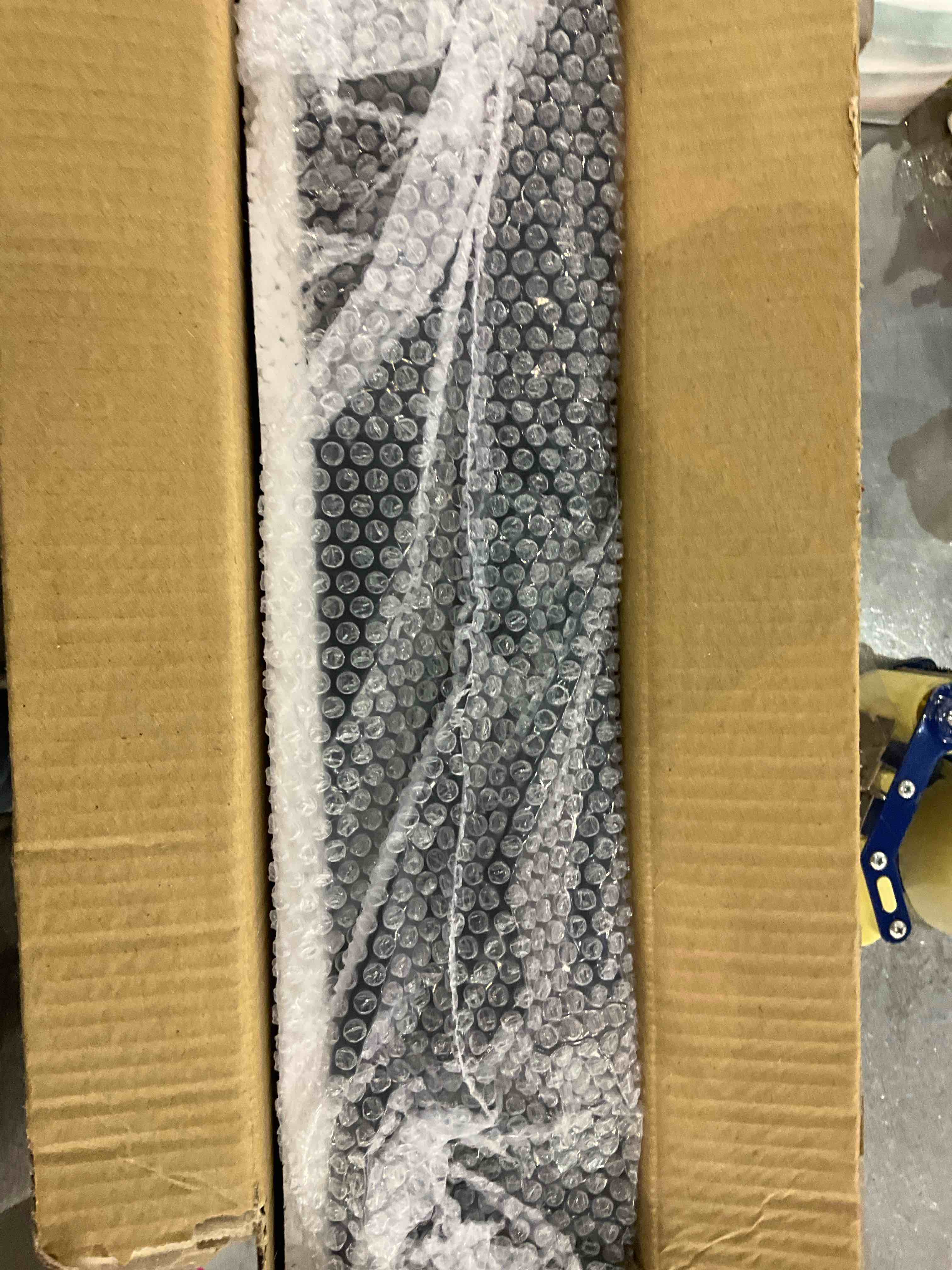 https://s3.amazonaws.com/lotting-images-prod/bidfta/EXS00948109_1704197469356.jpeg