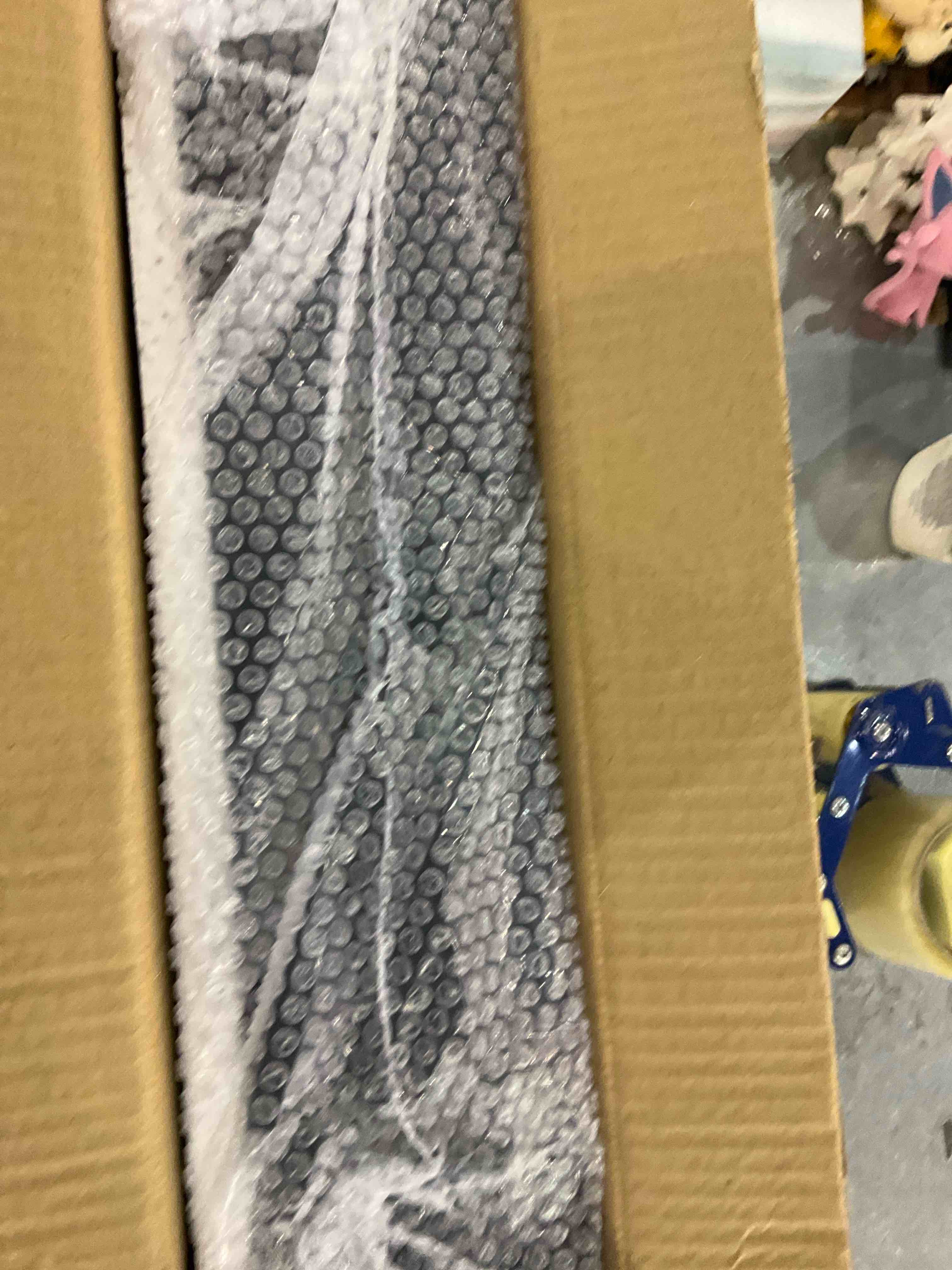 https://s3.amazonaws.com/lotting-images-prod/bidfta/EXS00948109_1704197471160.jpeg