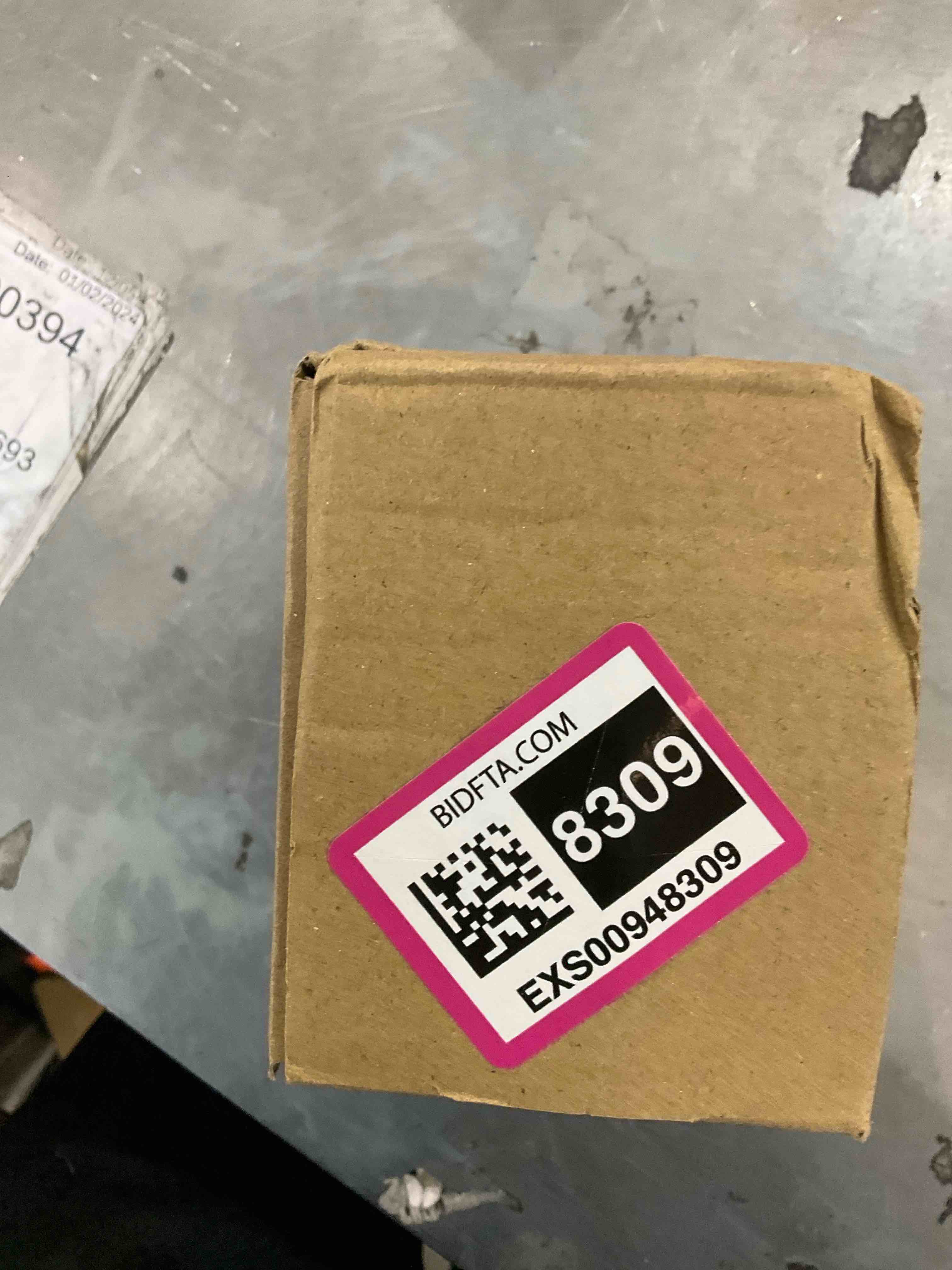 https://s3.amazonaws.com/lotting-images-prod/bidfta/EXS00948309_1704292064996.jpeg
