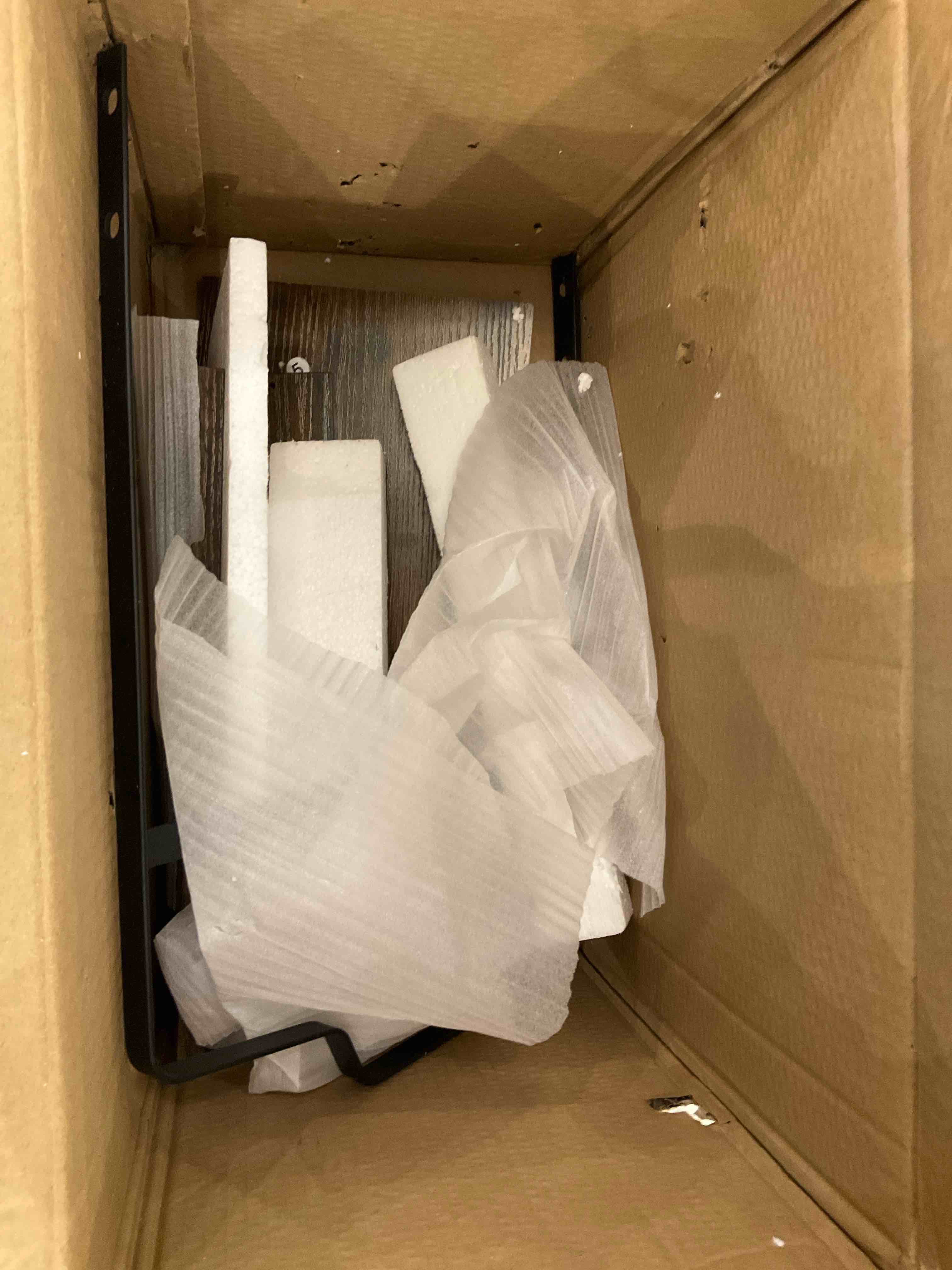 https://s3.amazonaws.com/lotting-images-prod/bidfta/EXS00949103_1703009817919.jpeg