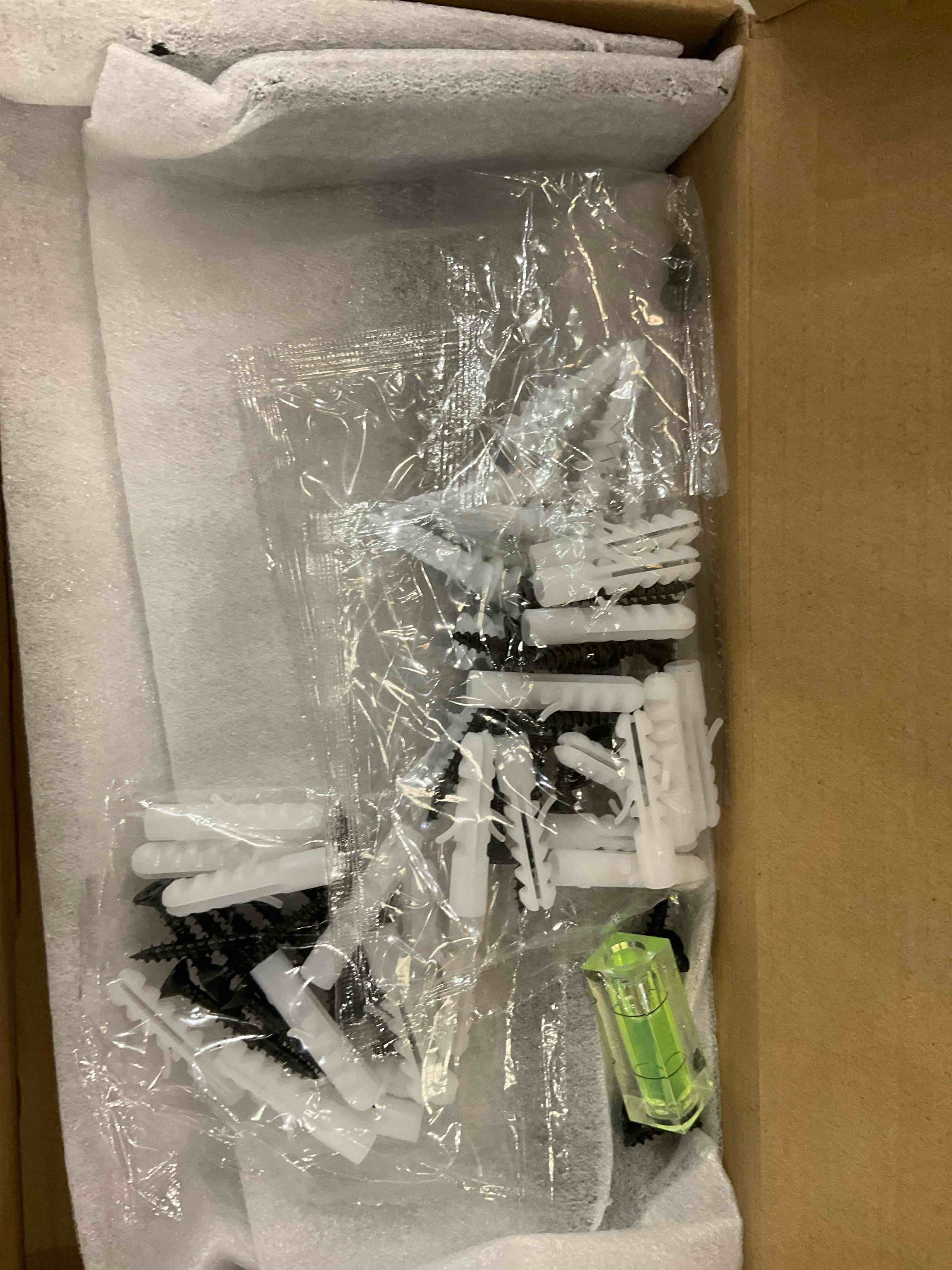 https://s3.amazonaws.com/lotting-images-prod/bidfta/EXS00949443_1703779101531.jpeg