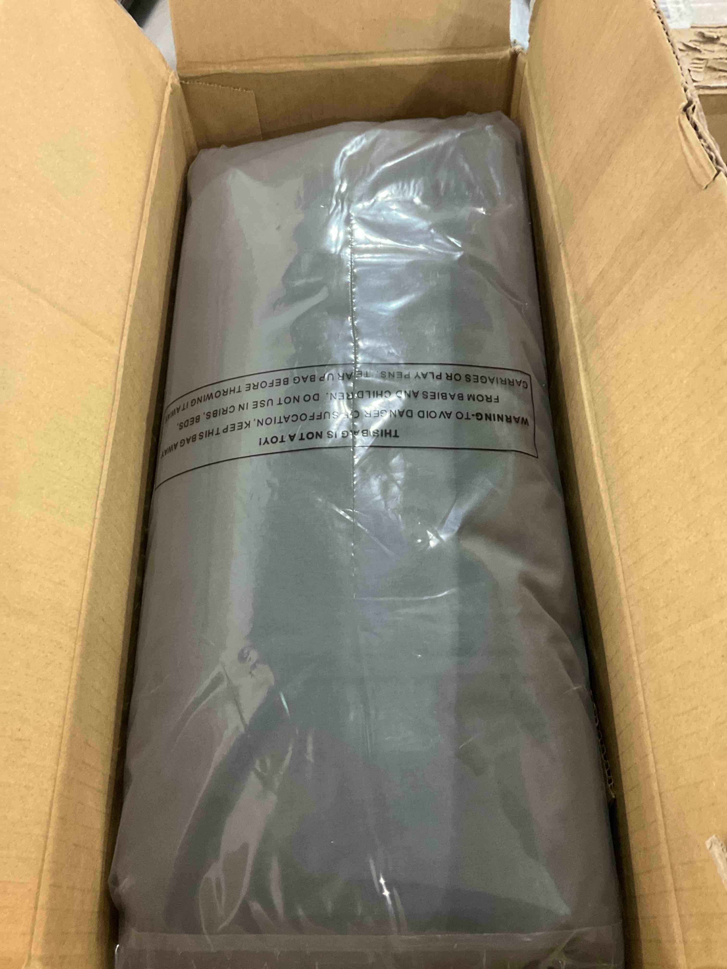 https://s3.amazonaws.com/lotting-images-prod/bidfta/EXS00950780_1704370353232.jpeg