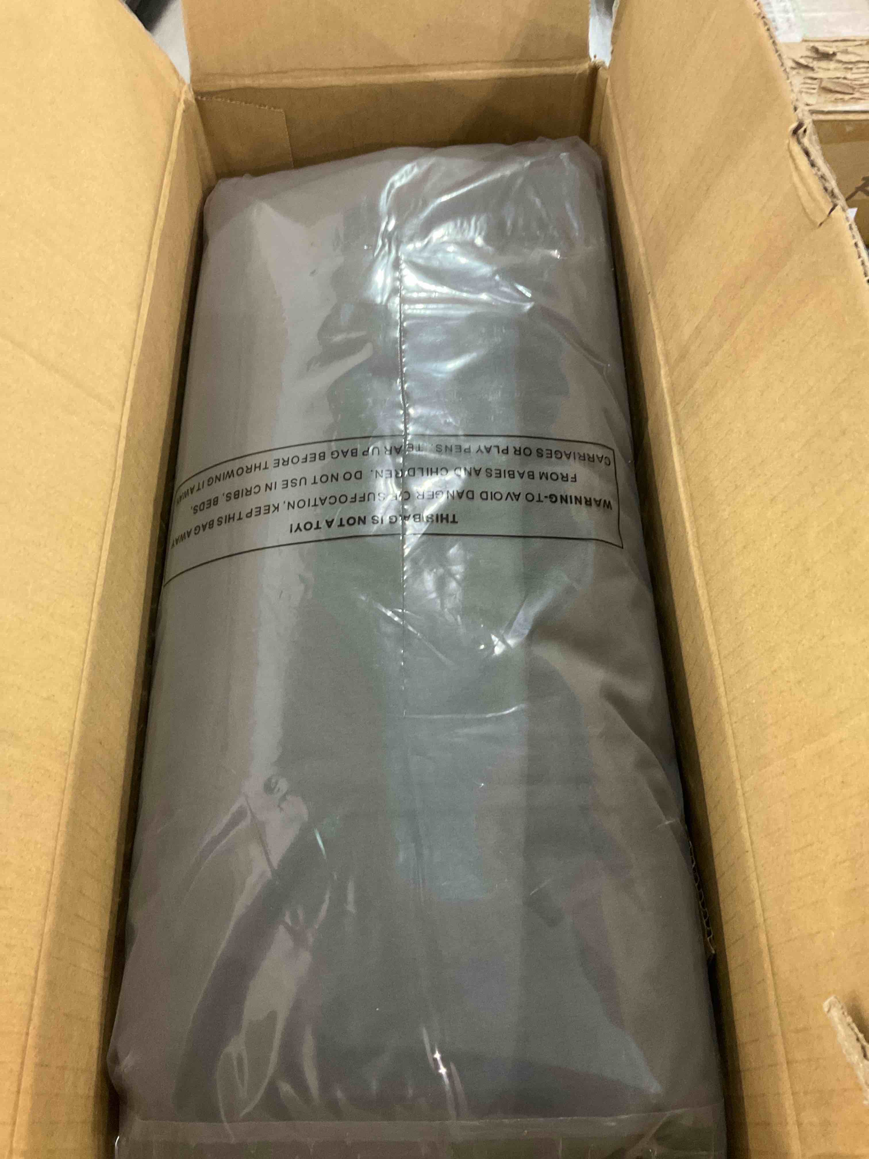 https://s3.amazonaws.com/lotting-images-prod/bidfta/EXS00950780_1704370354147.jpeg