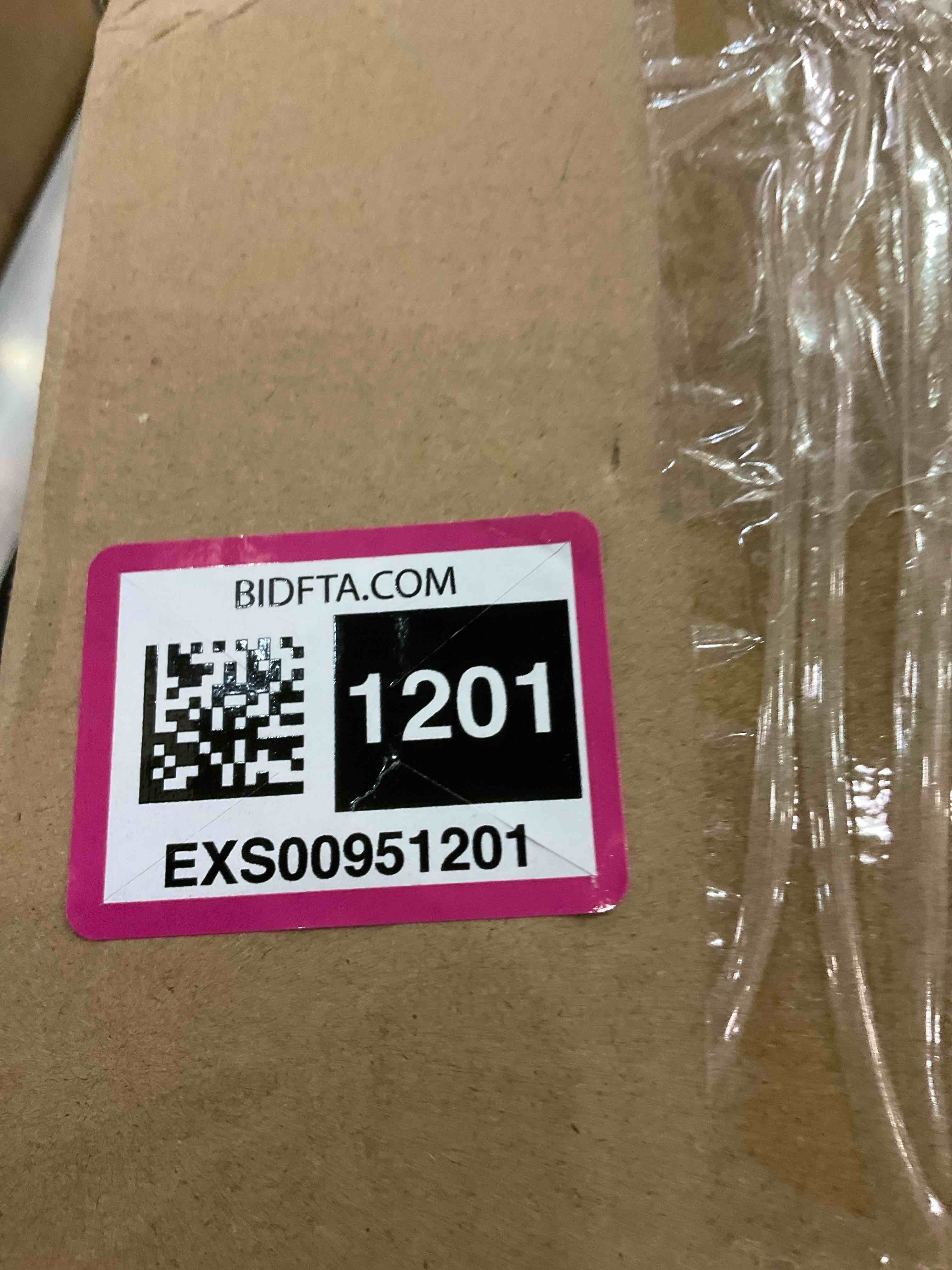 https://s3.amazonaws.com/lotting-images-prod/bidfta/EXS00951201_1703880469240.jpeg