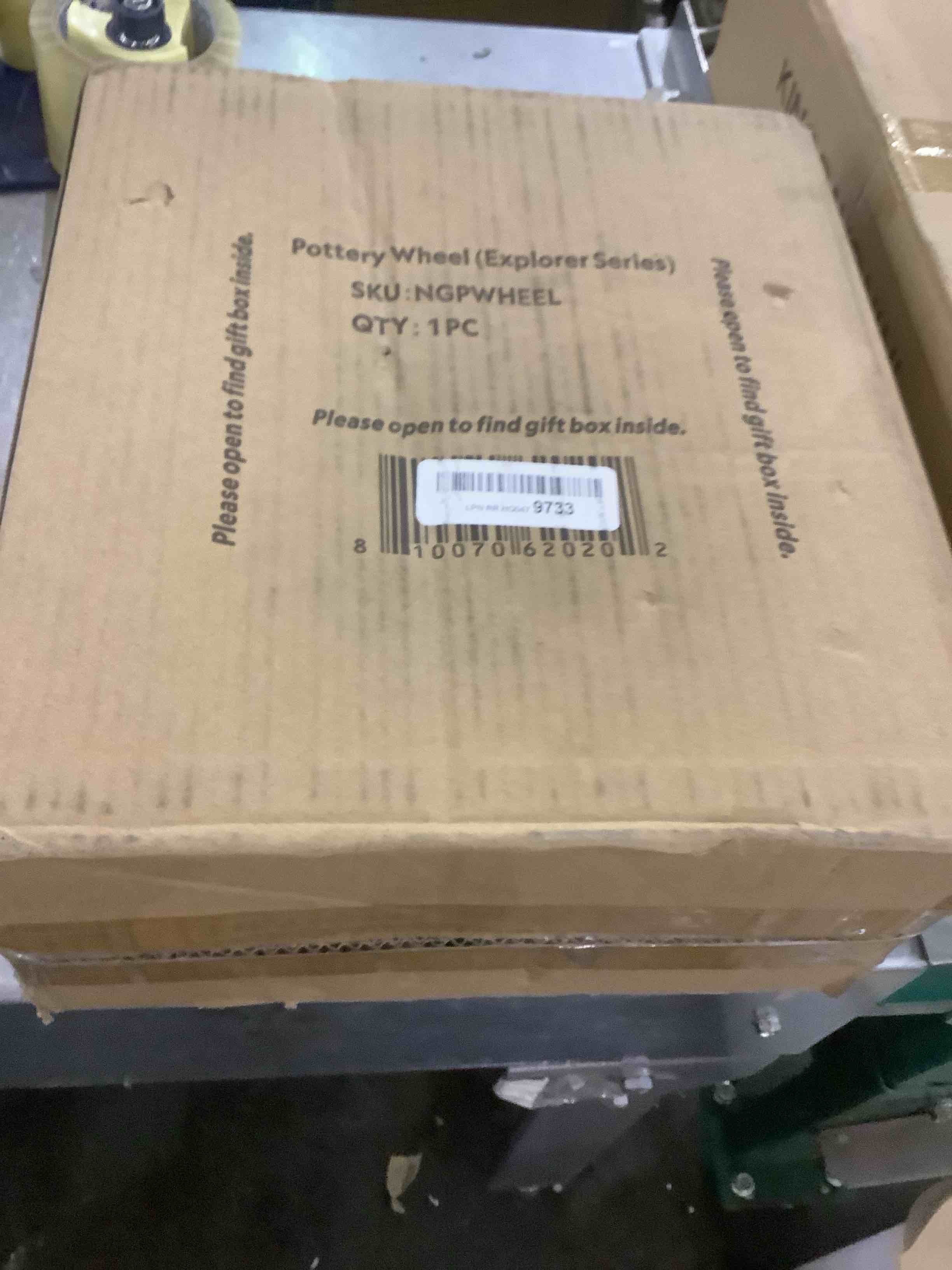 https://s3.amazonaws.com/lotting-images-prod/bidfta/EXS00951511_1703258403405.jpeg