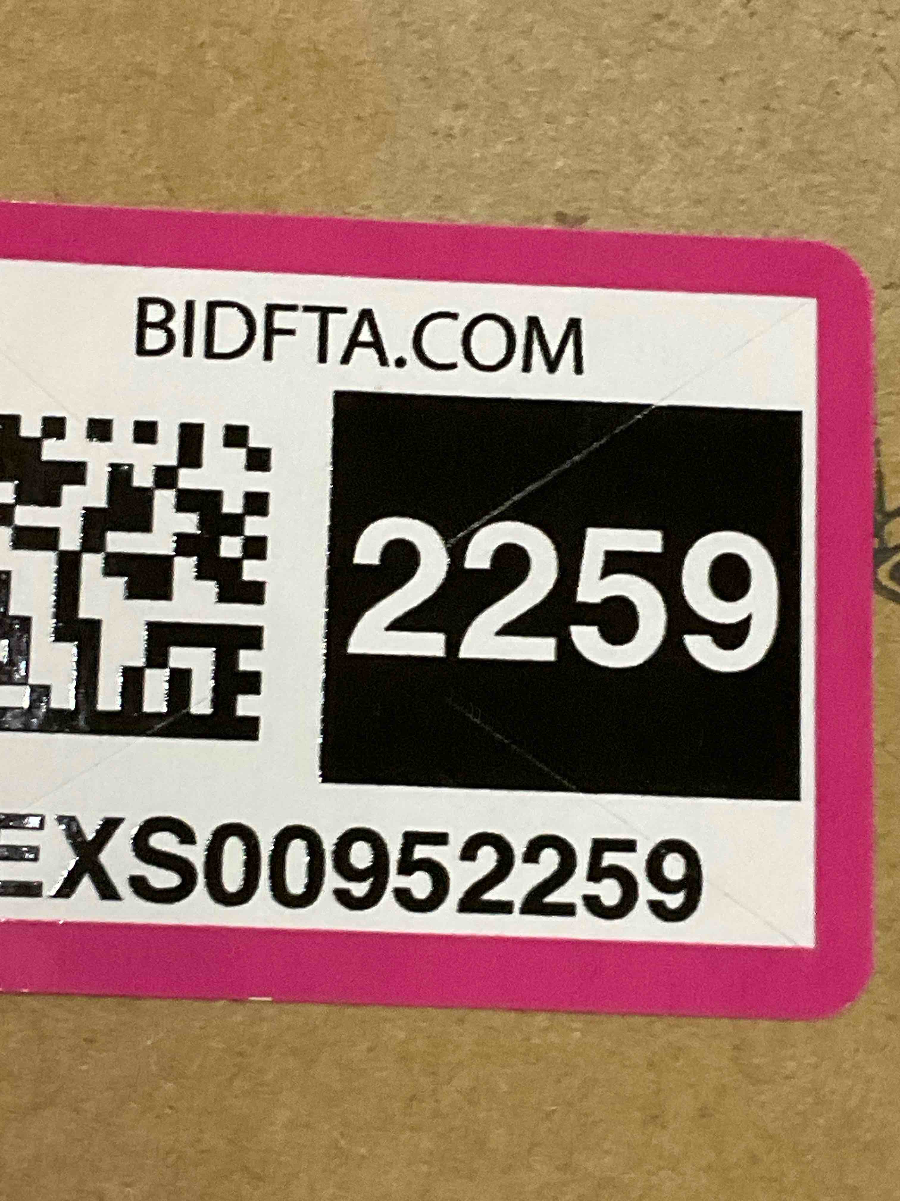 https://s3.amazonaws.com/lotting-images-prod/bidfta/EXS00952259_1704287756087.jpeg
