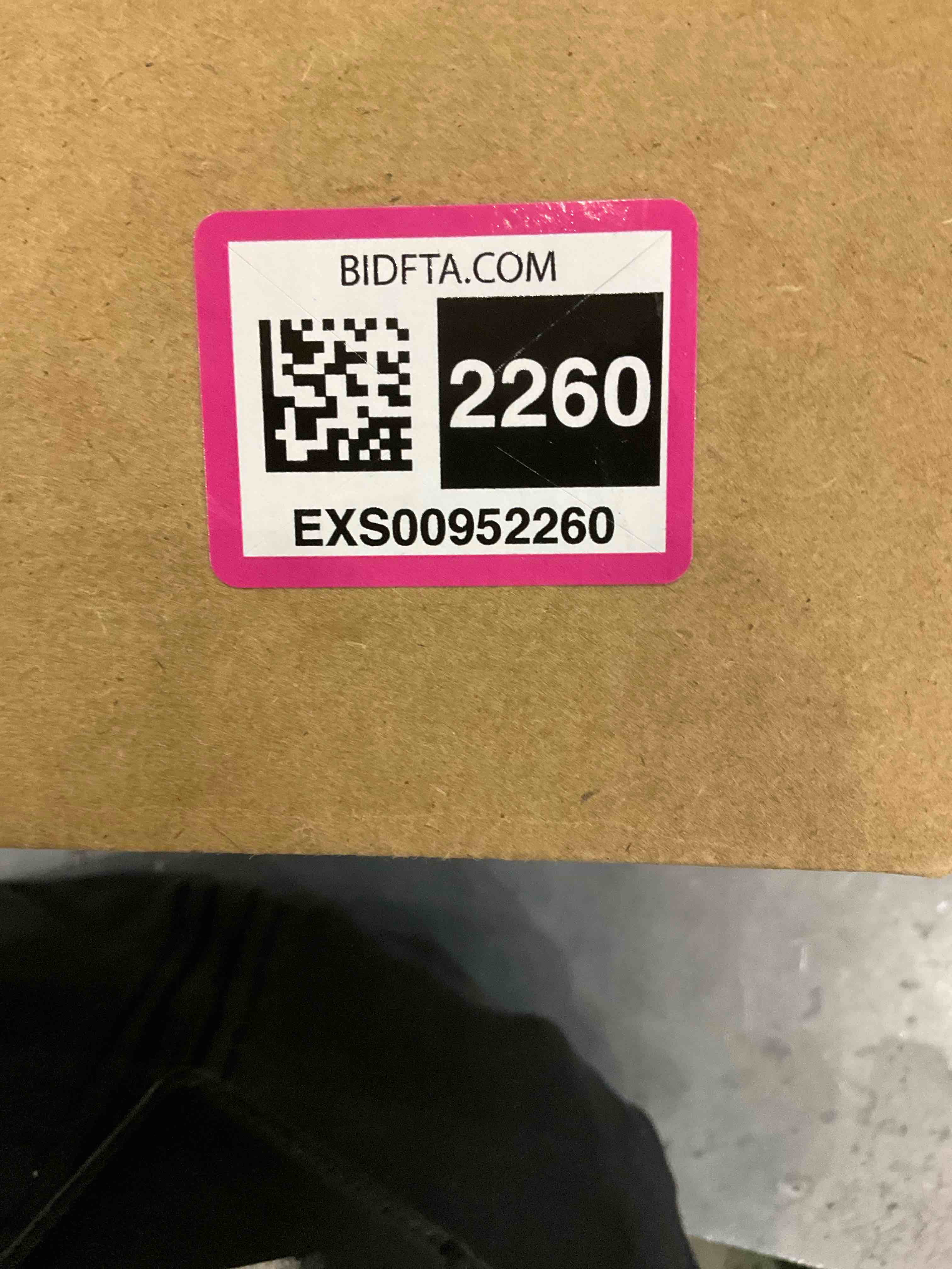 https://s3.amazonaws.com/lotting-images-prod/bidfta/EXS00952260_1704287844679.jpeg