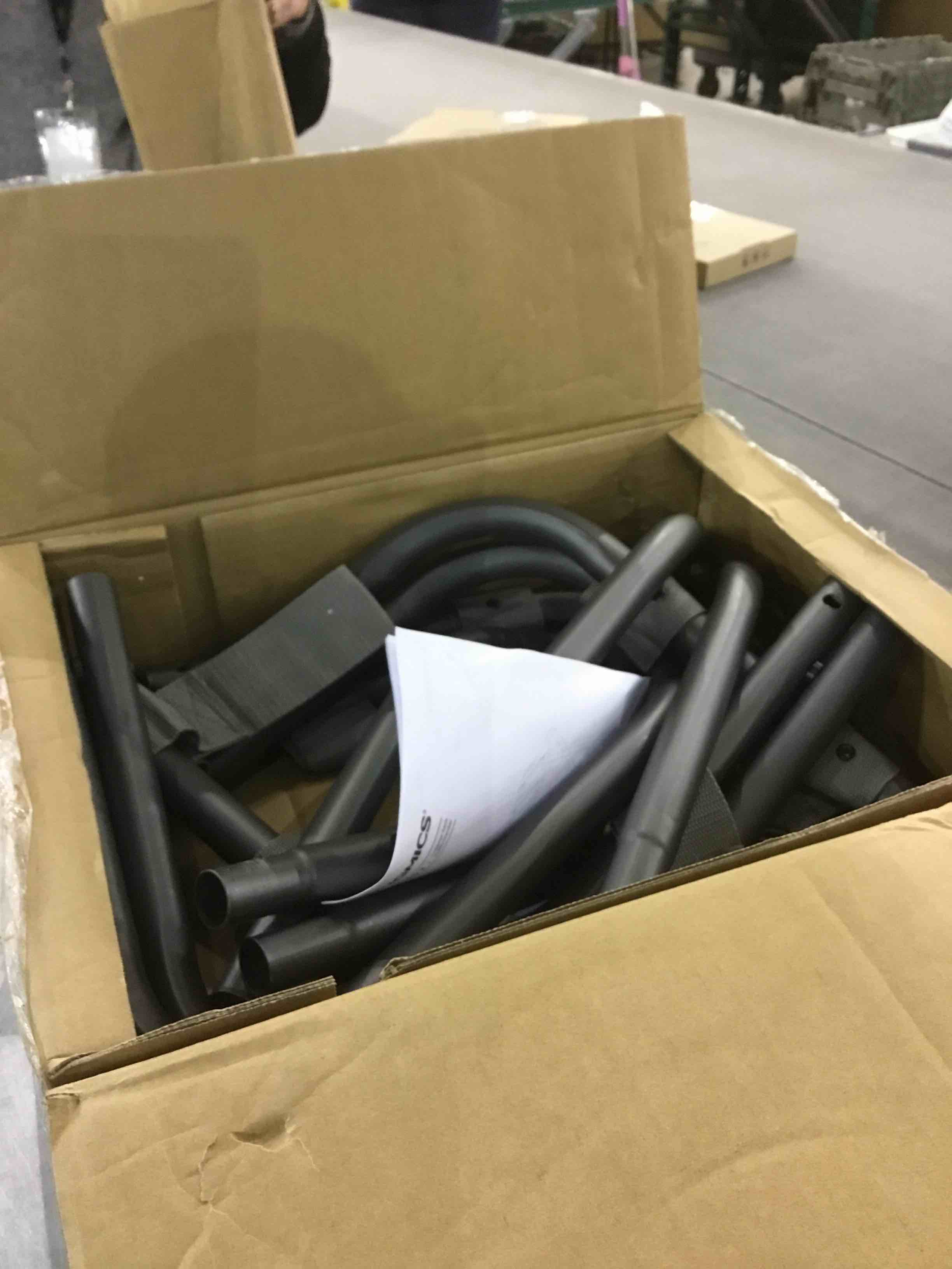 https://s3.amazonaws.com/lotting-images-prod/bidfta/EXS00953210_1704370137947.jpeg