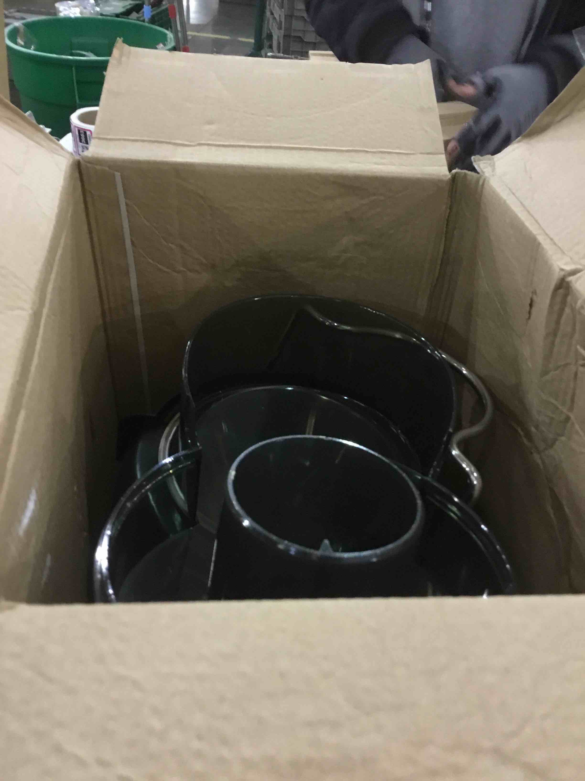 https://s3.amazonaws.com/lotting-images-prod/bidfta/EXS00953364_1704465937030.jpeg