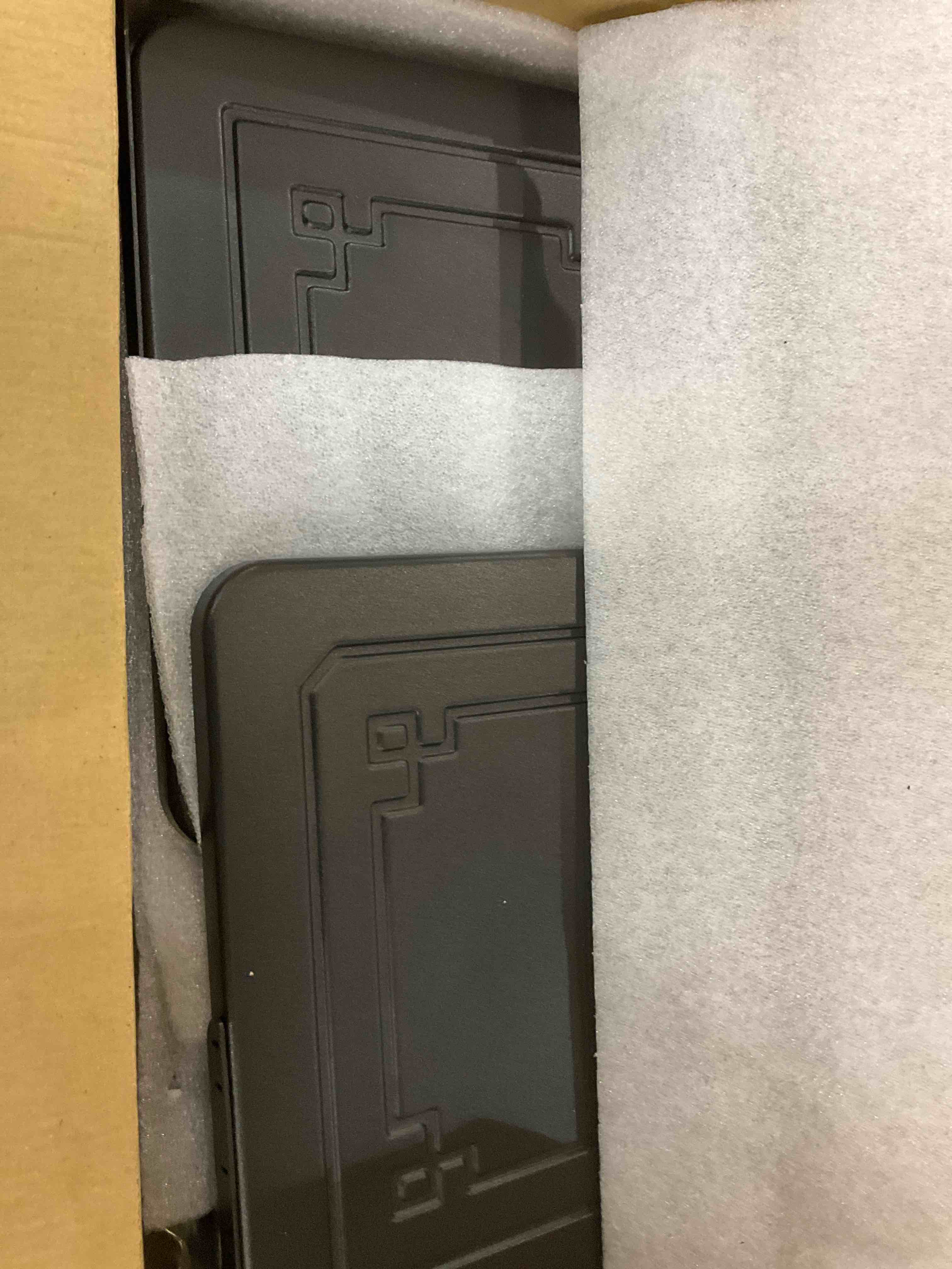 https://s3.amazonaws.com/lotting-images-prod/bidfta/EXS00954027_1703691407078.jpeg