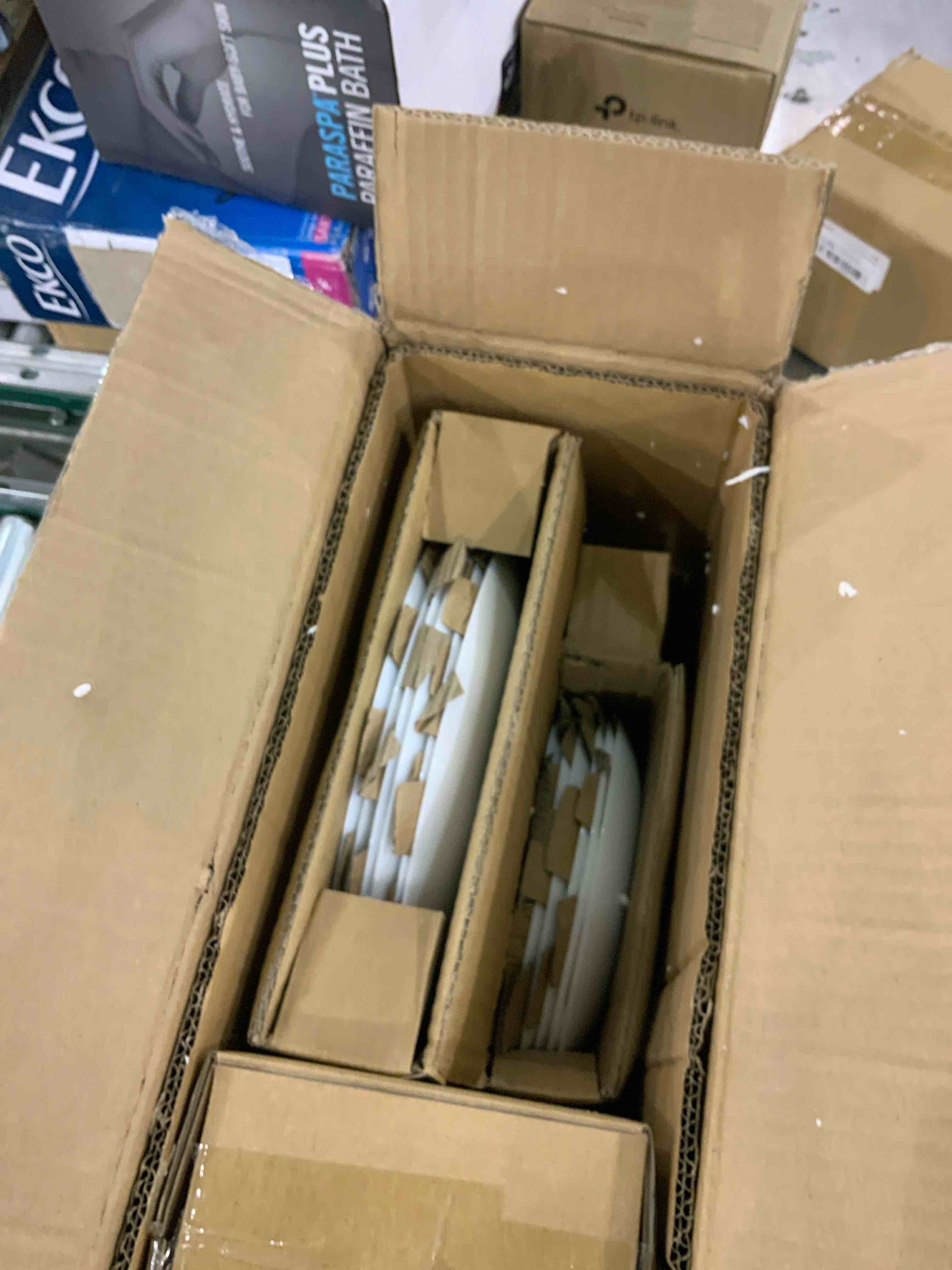 https://s3.amazonaws.com/lotting-images-prod/bidfta/EXS00954685_1703855899835.jpeg